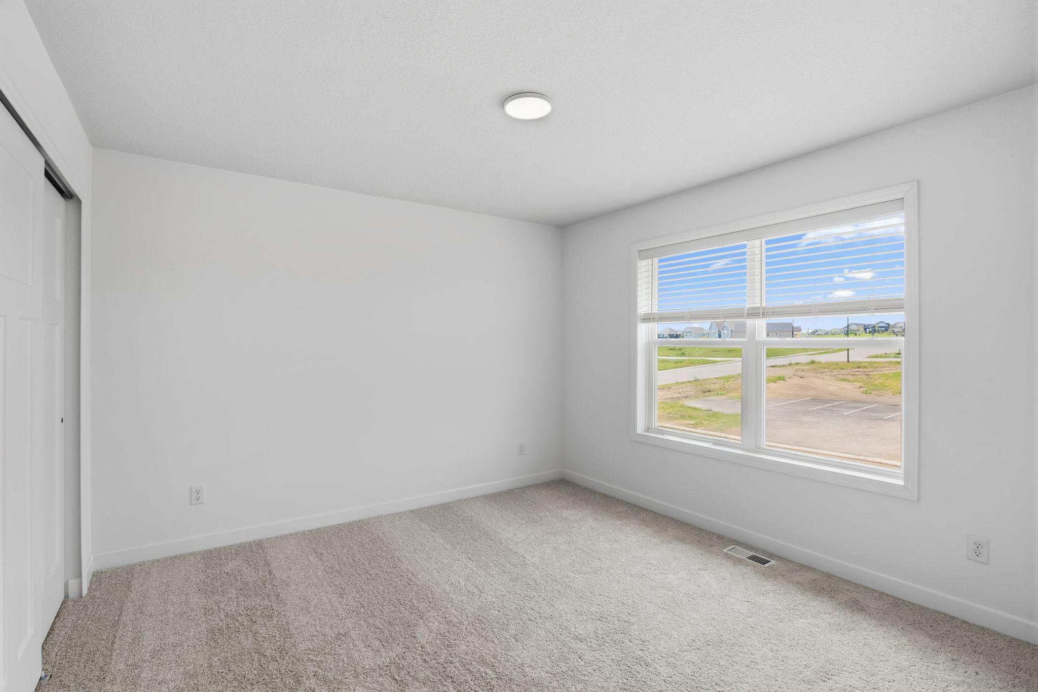 4 Amelia Meadows Mc Kinley QMI H S1113 Bedroom 1of3 F2