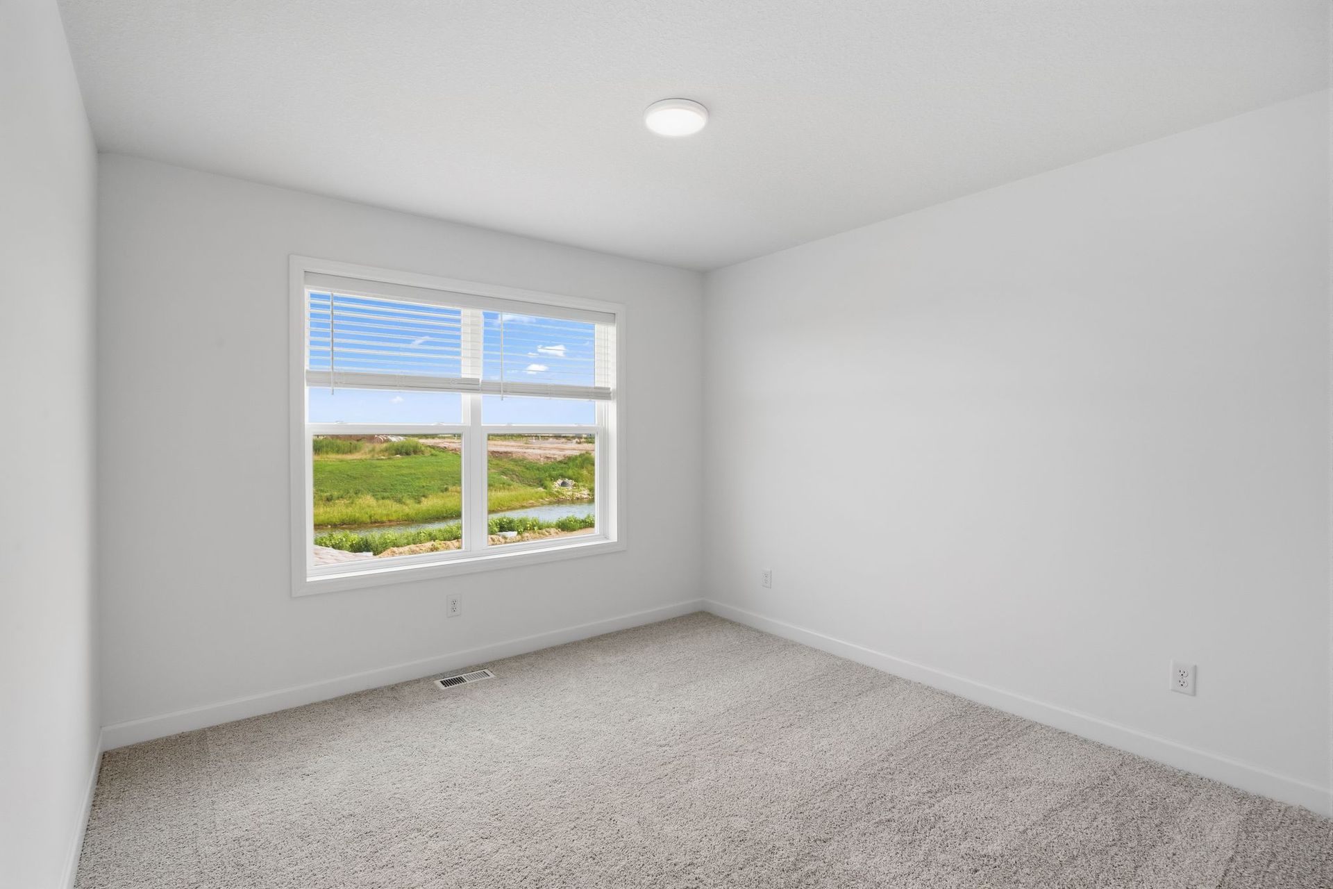 5 Amelia Meadows Mc Kinley QMI H S1113 Bedroom 2of3 F2
