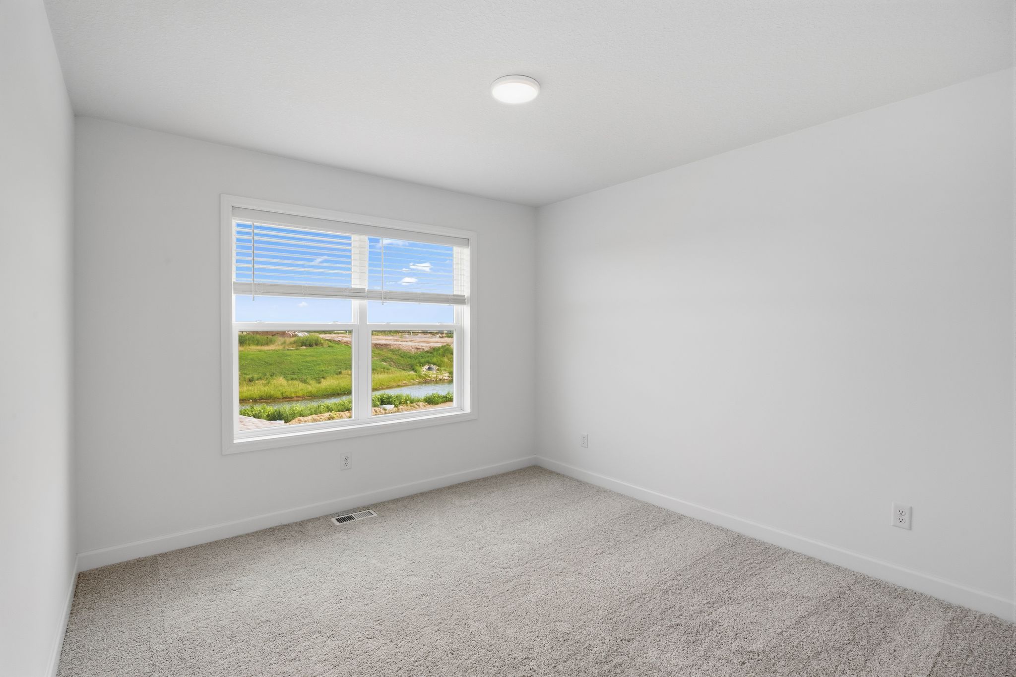 5 Amelia Meadows Mc Kinley QMI H S1113 Bedroom 2of3 F2