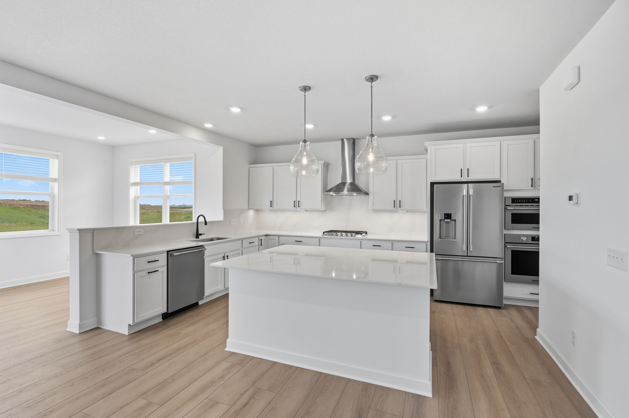 9 Amelia Meadows Mc Kinley QMI H S1113 Kitchen 1of2 F1