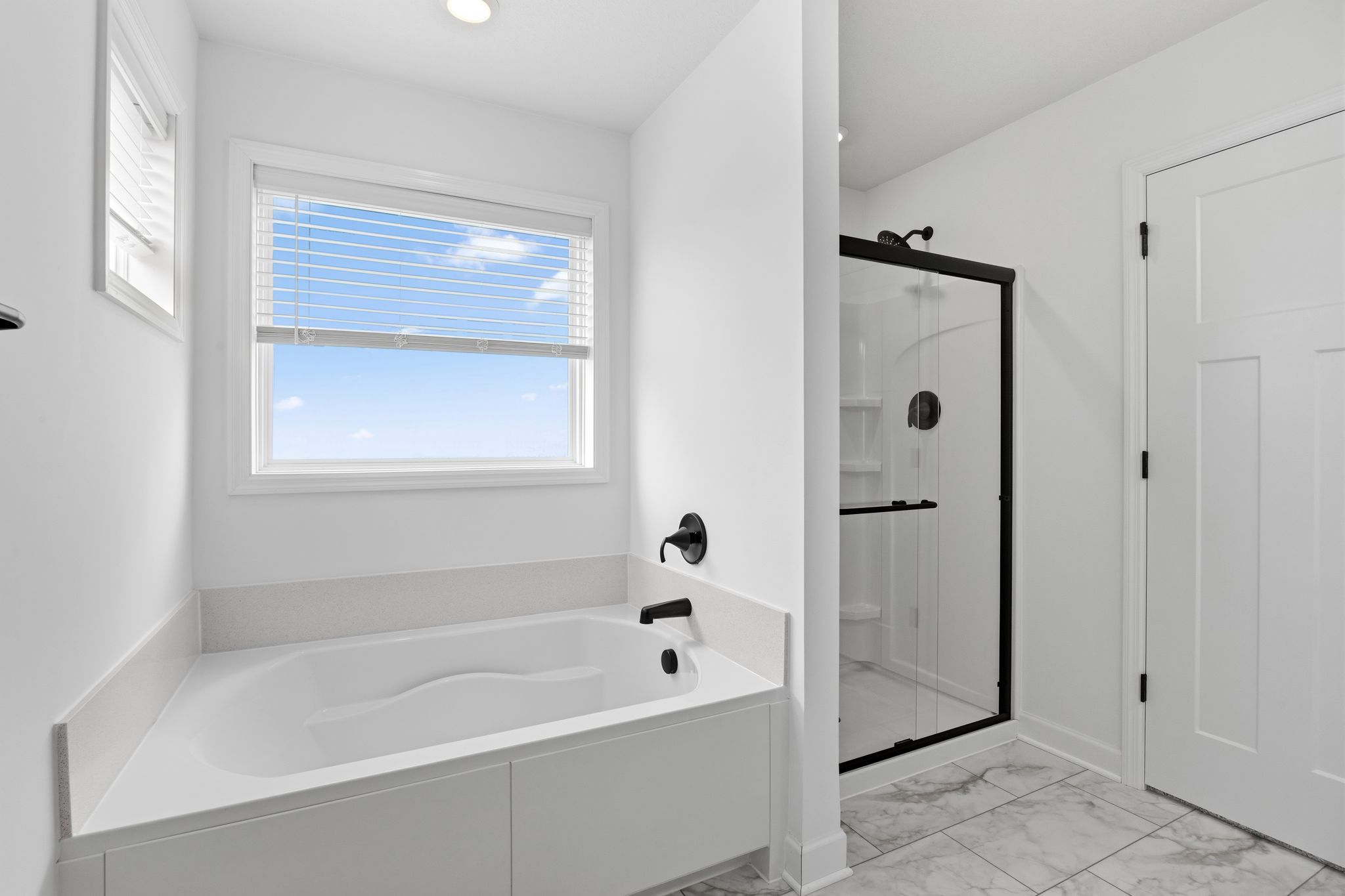 13 Amelia Meadows Mc Kinley QMI H S1113 Owners Bathroom 2of2 F2