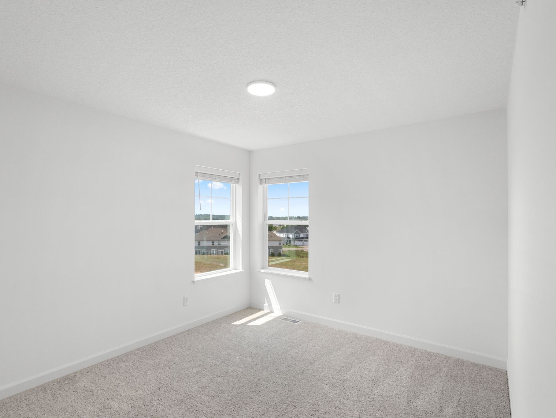 5 Waterford Richmond QMI H S8210 Bedroom 2of3 F2