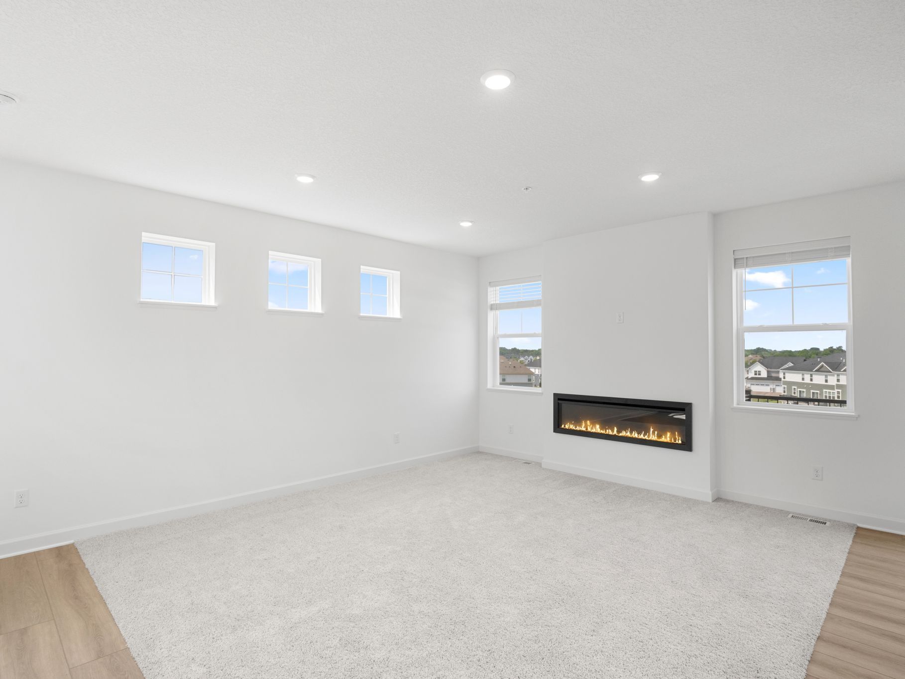 10 Waterford Richmond QMI H S8210 Great Room 3of5 F1