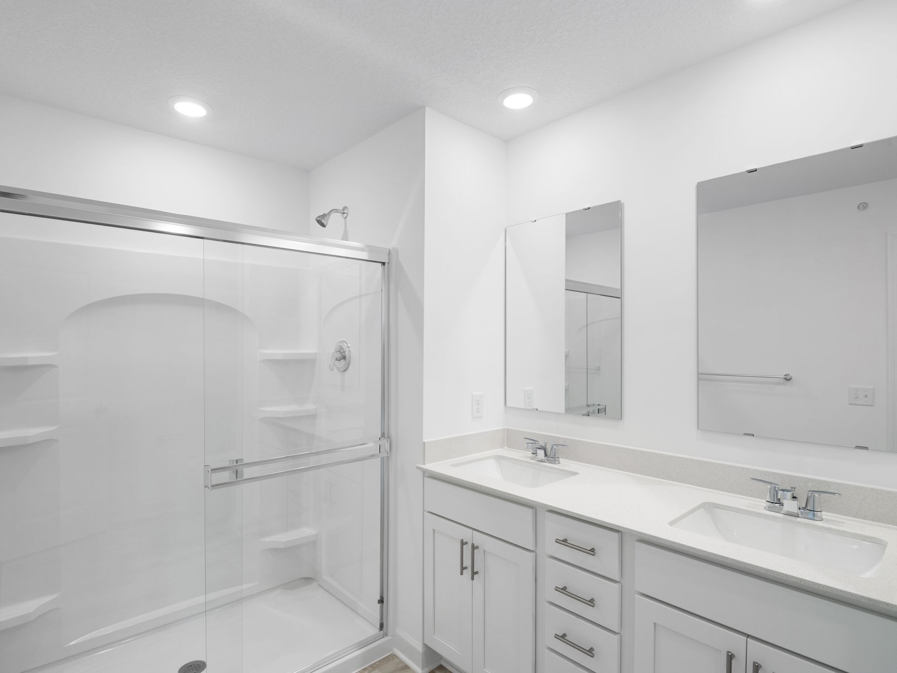 16 Waterford Richmond QMI H S8210 Owners Bathroom F2