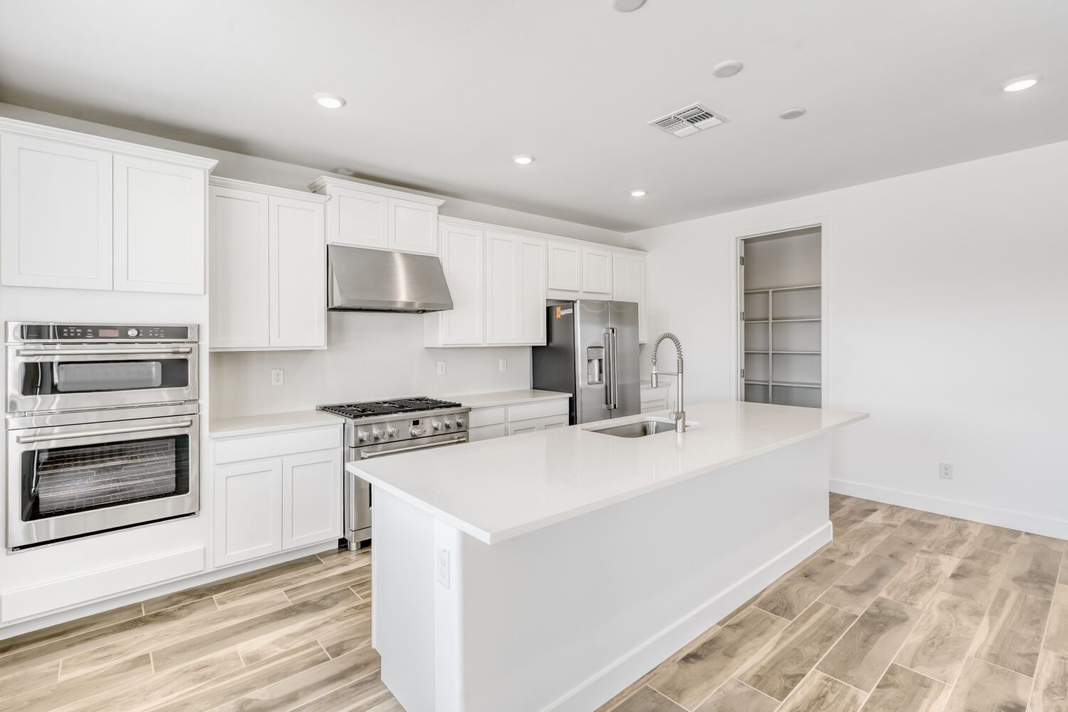 11344 W Despain Dr   Web Quality   004   04 Kitchen