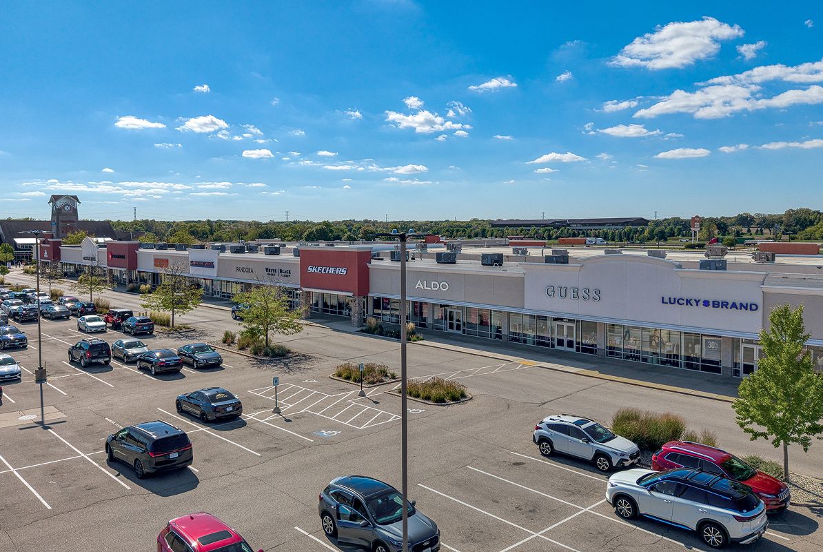 Pleasant Prairie Shopping Outlet 1of3