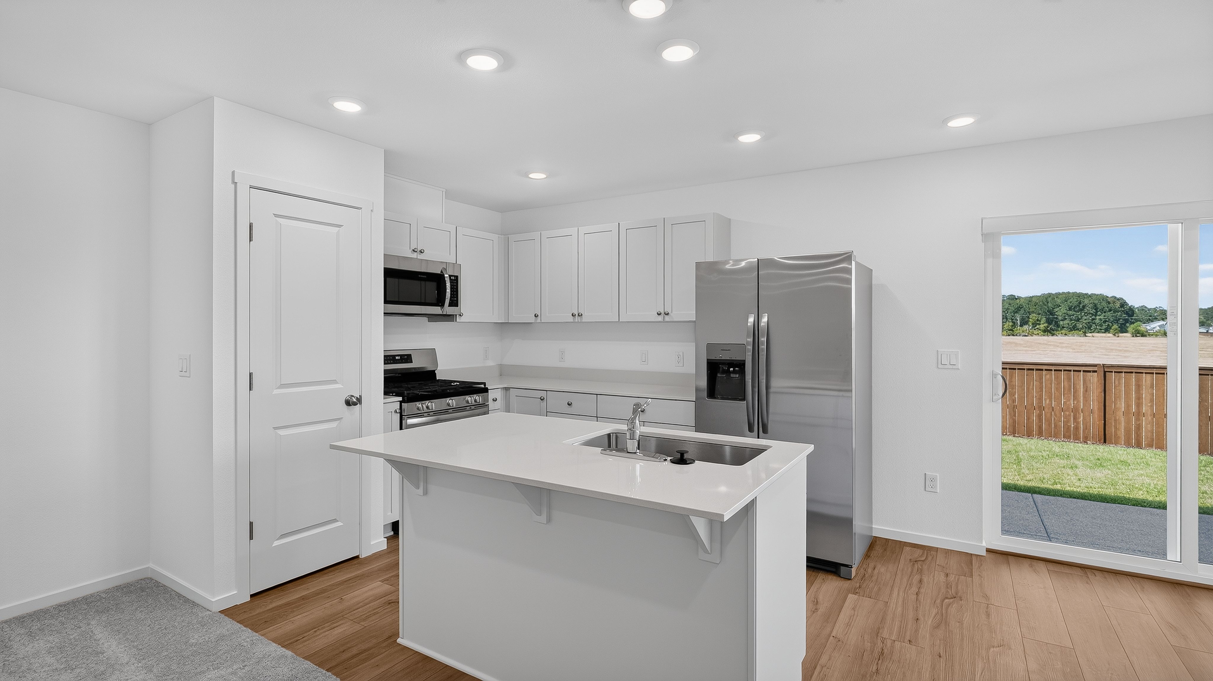 Curry Meadows Helena 12