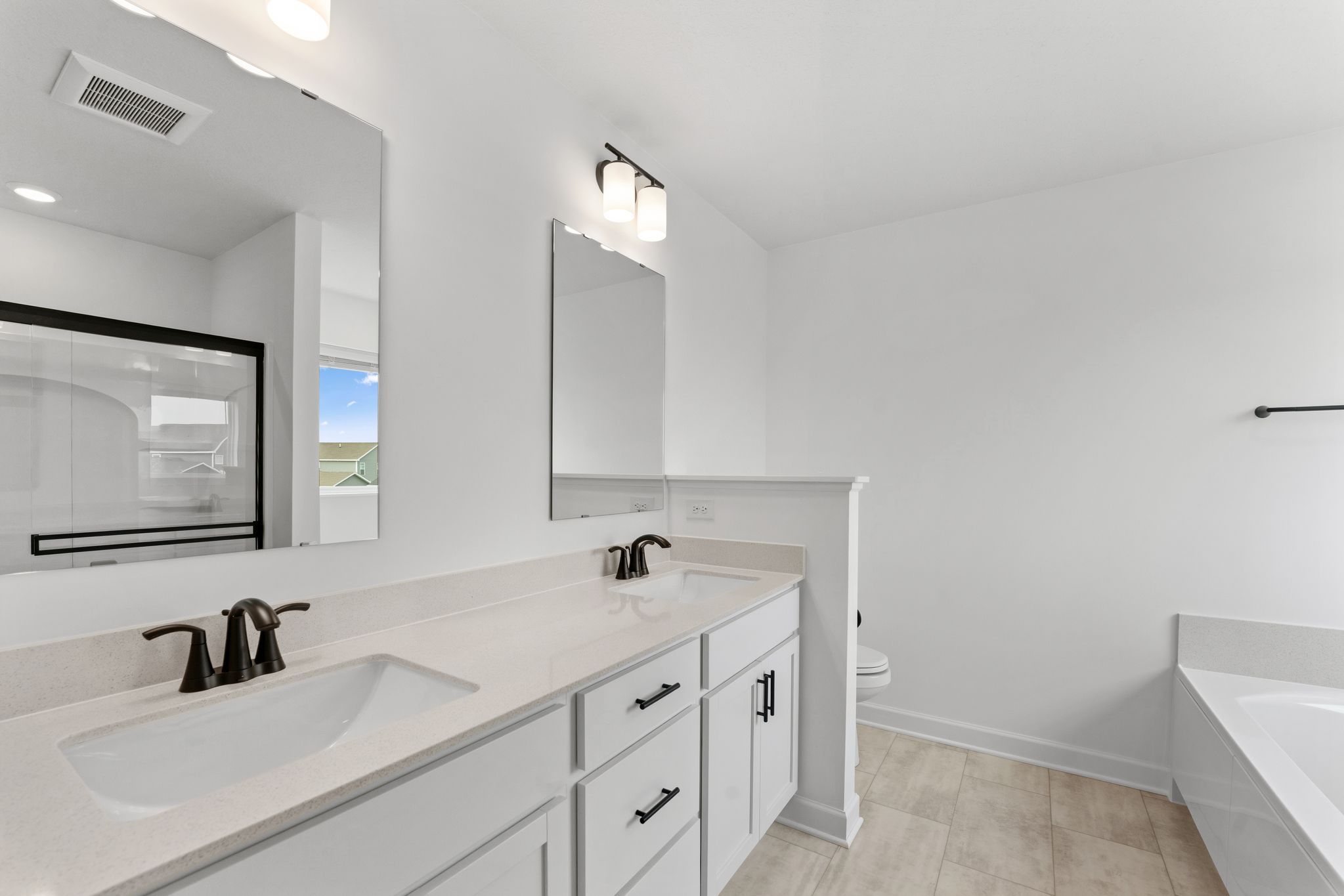 15 Timber Creek Springfield QMI H S3401 Owners Bathroom F2