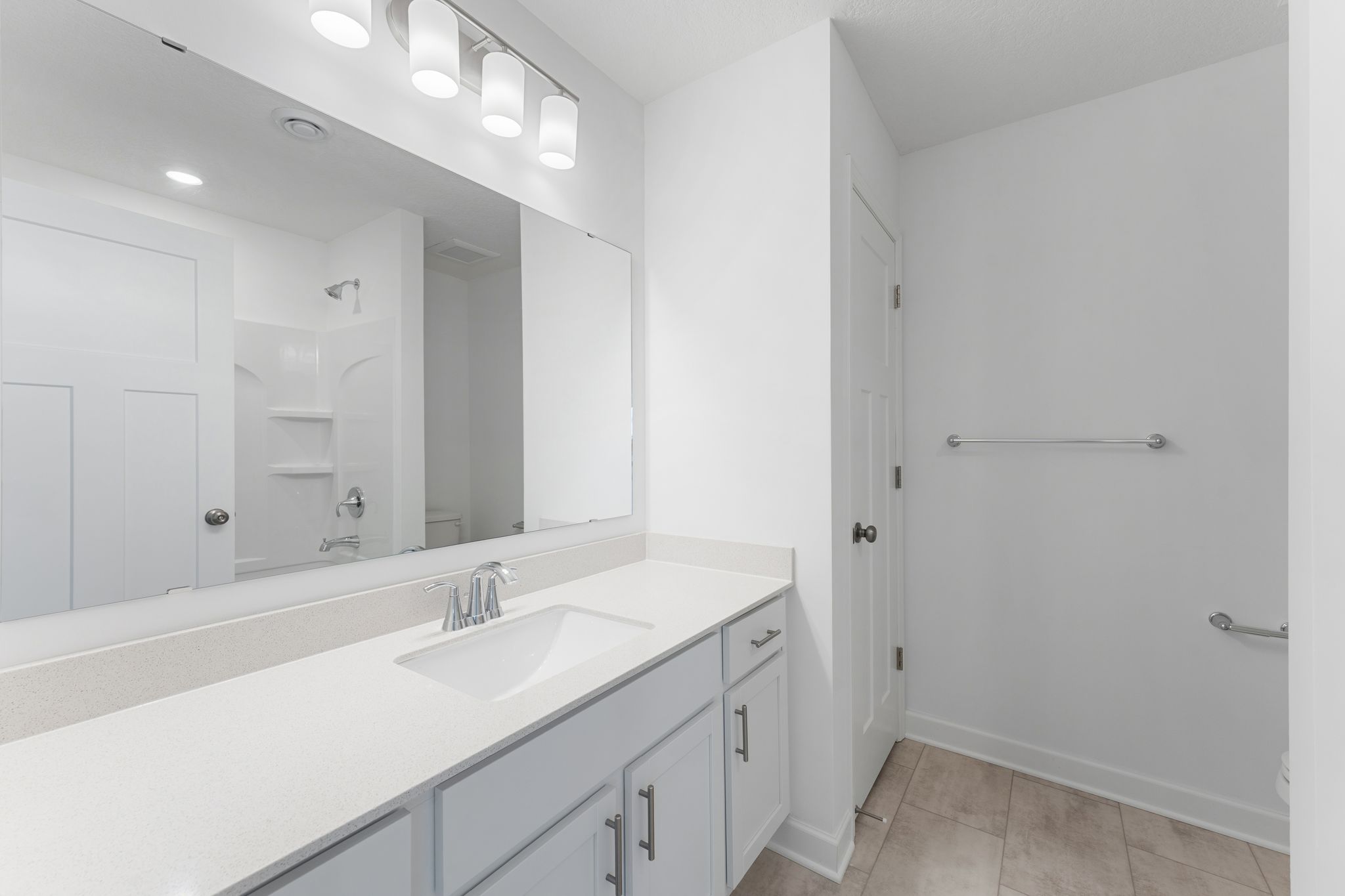 5 Lexington Waters Brisbane QMI H S22222543119 Bathroom 2of2 F0