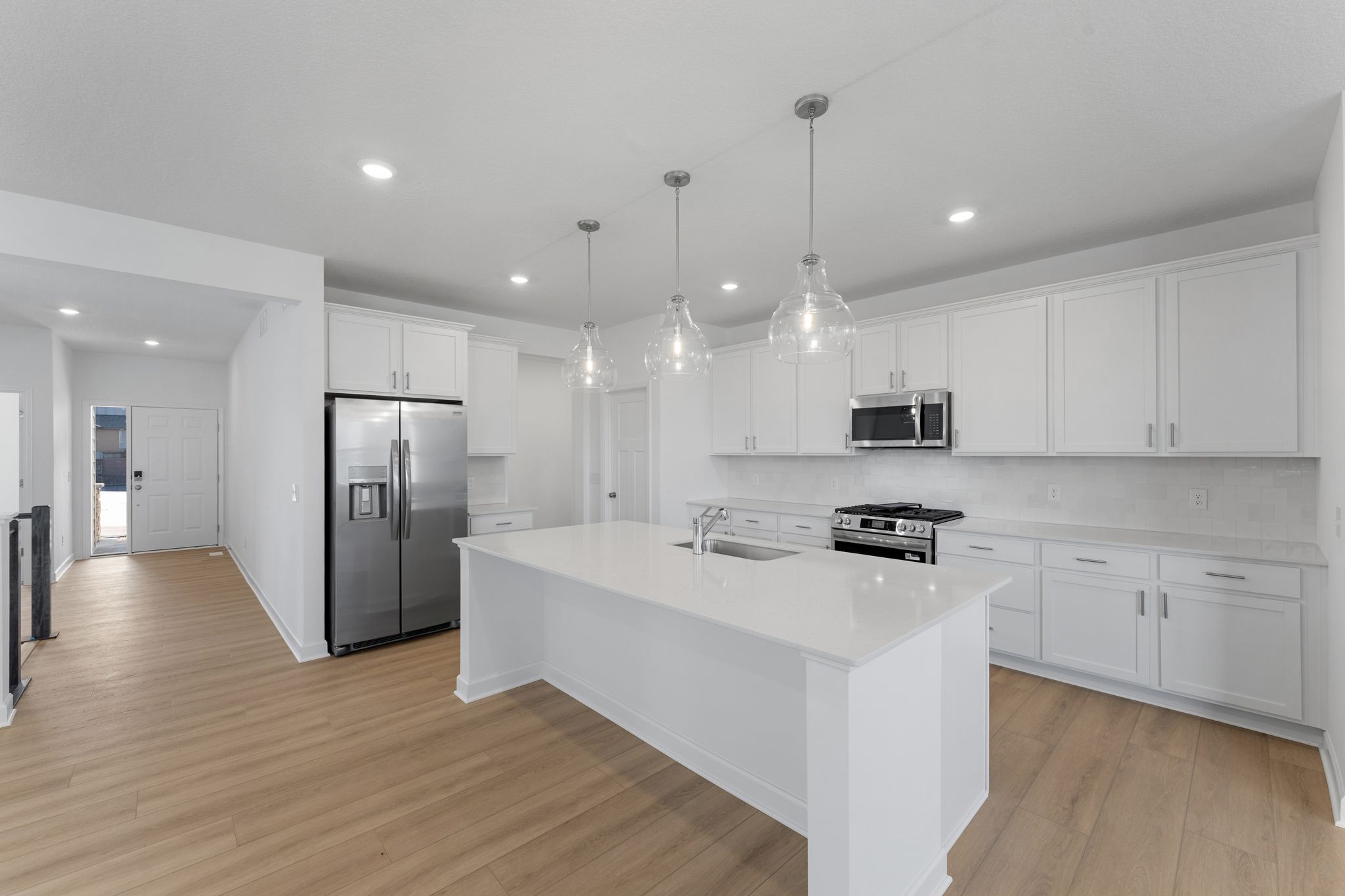 11 Lexington Waters Brisbane QMI H S22222543119 Kitchen 1of3 F1