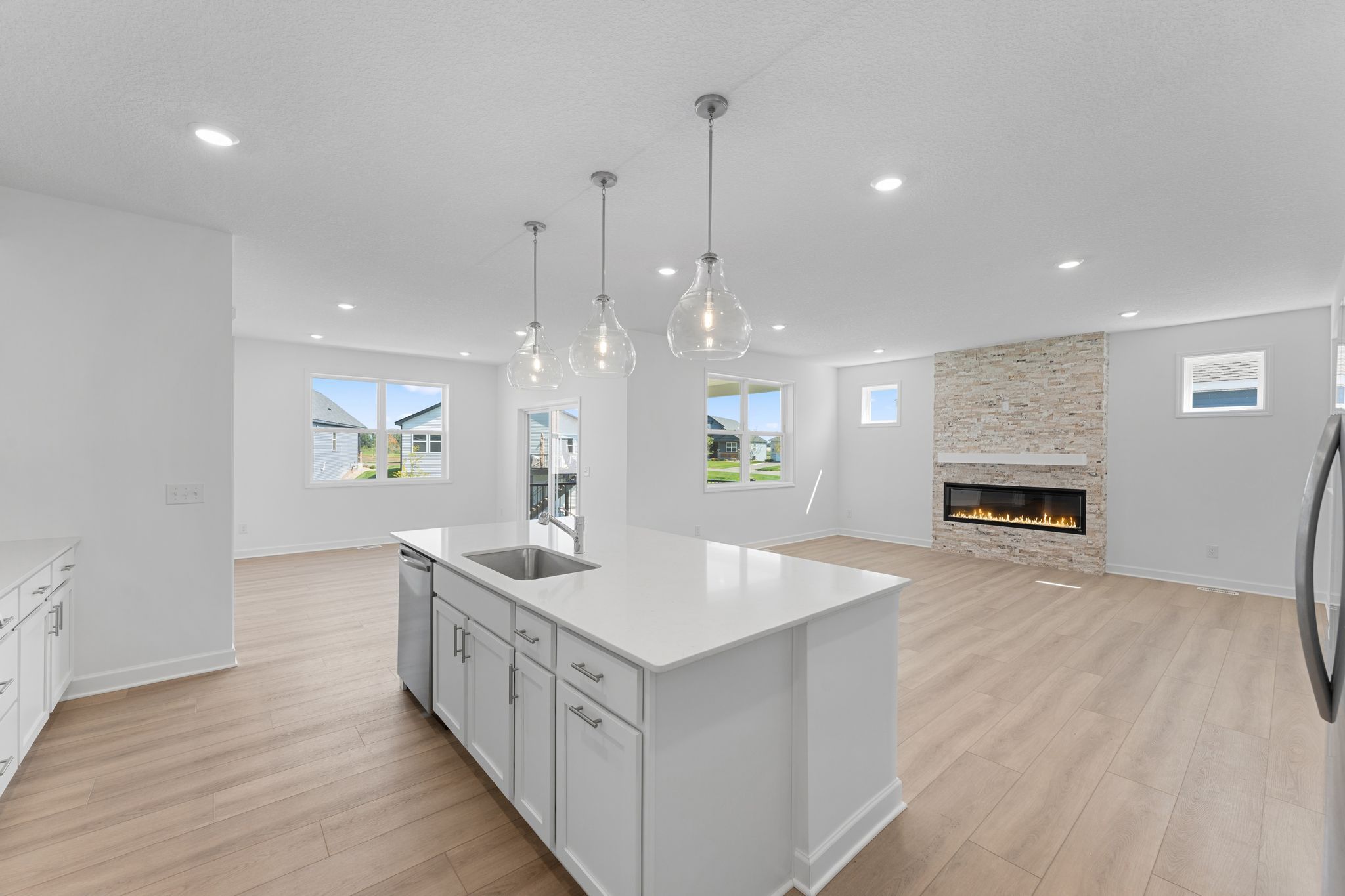 13 Lexington Waters Brisbane QMI H S22222543119 Kitchen 3of3 F1