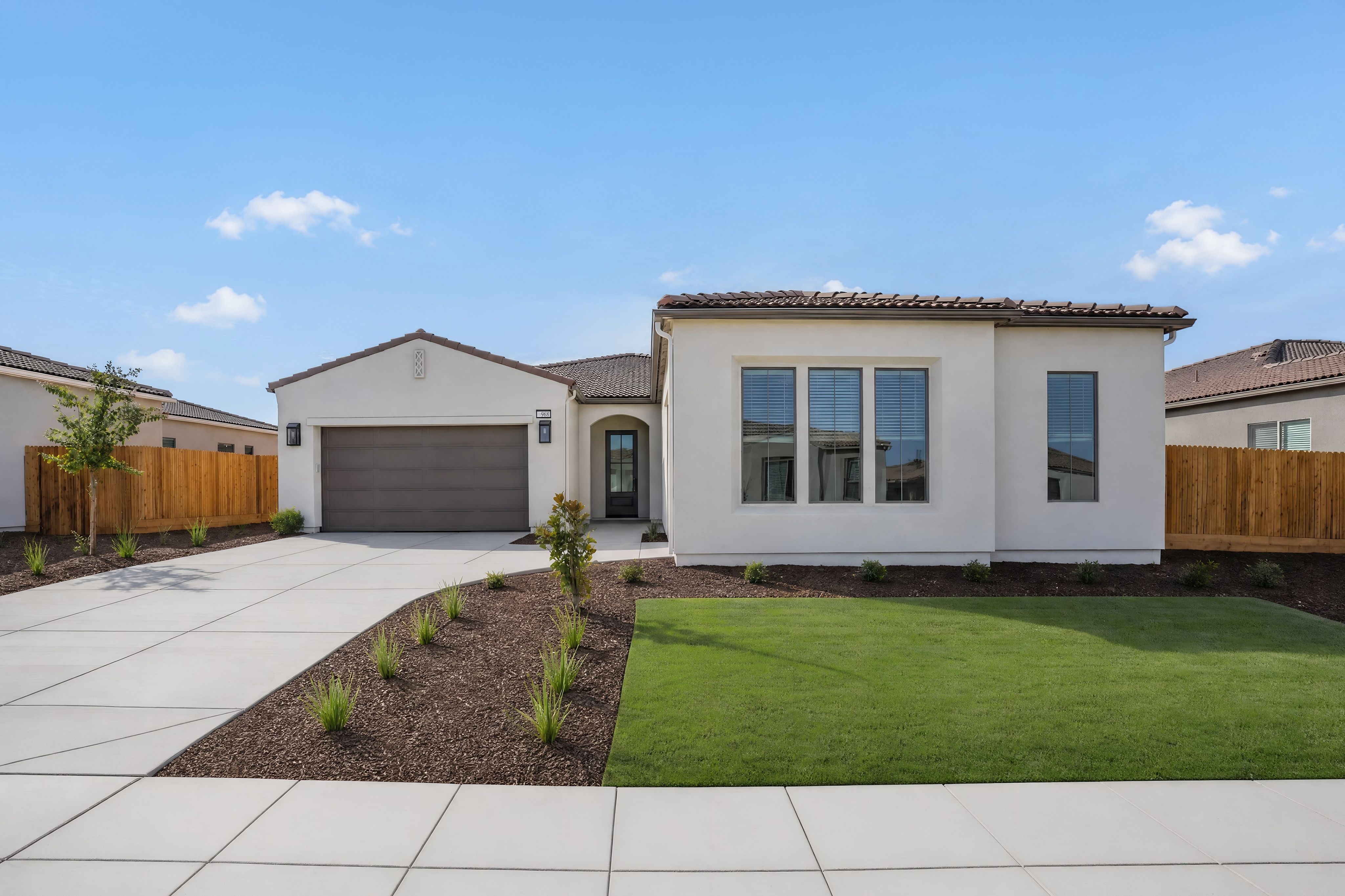 968 Summit Way W (Bachata)