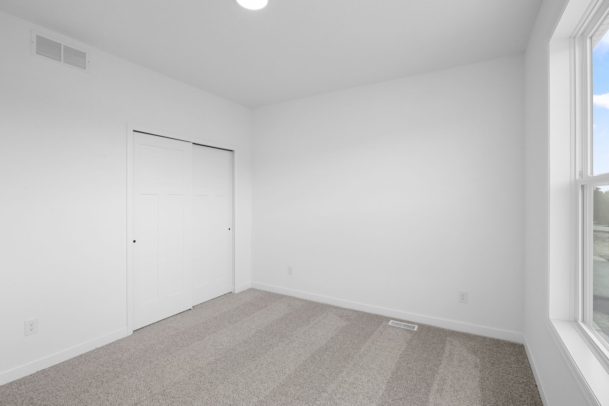 4 Lexington Waters Salem QMI H S22222543120 Bedroom 2of3 F1