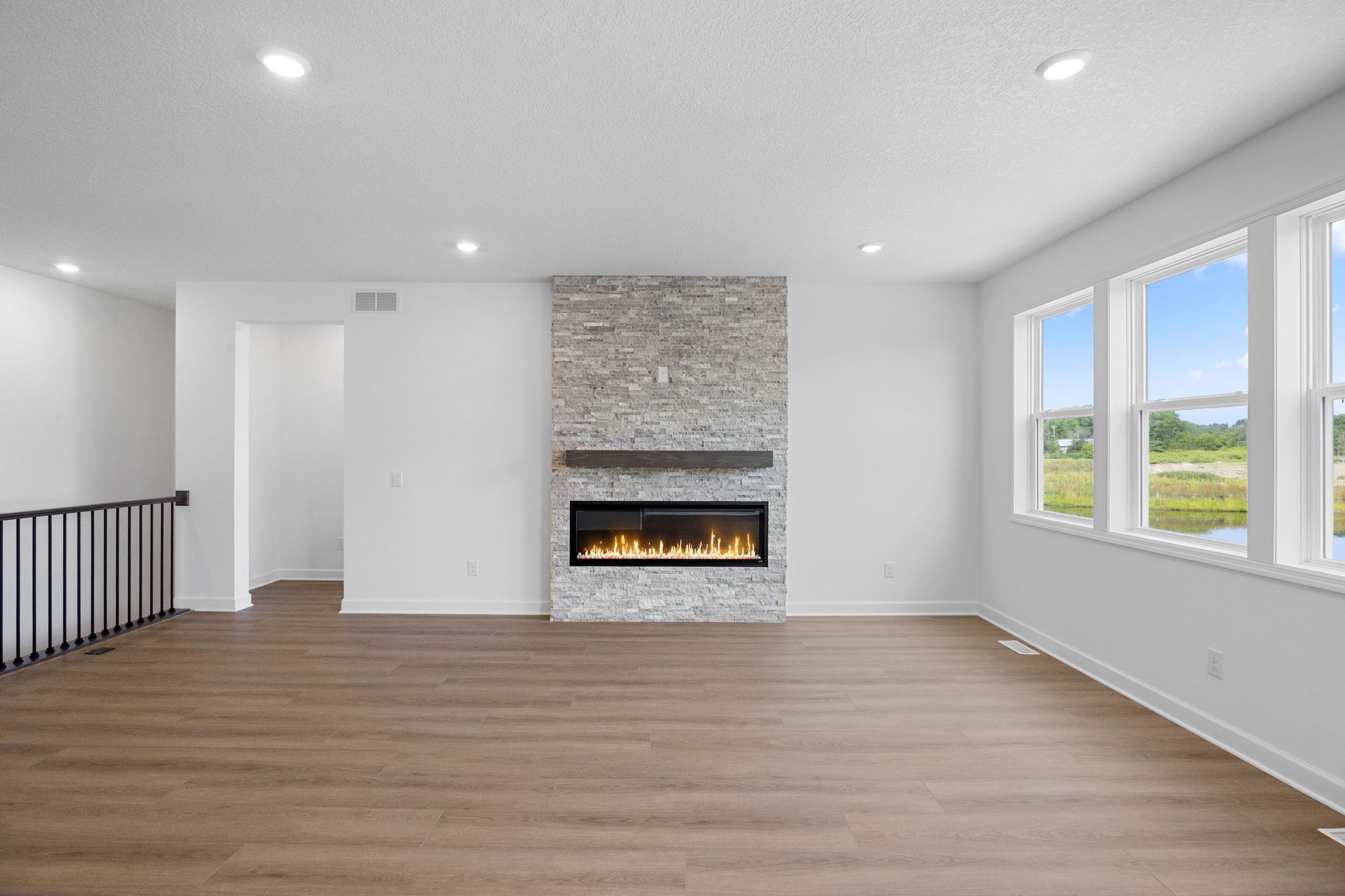 7 Lexington Waters Salem QMI H S22222543120 Great Room 1of3 F1