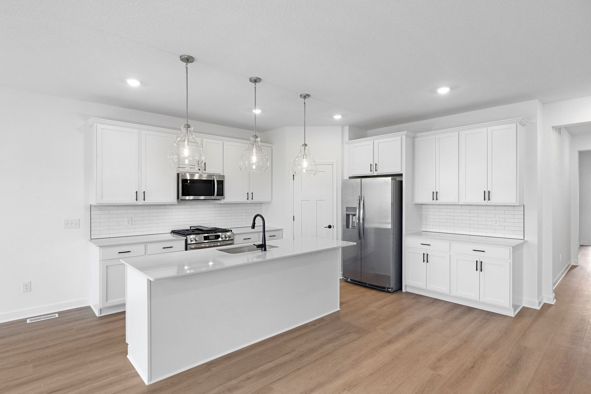 10 Lexington Waters Salem QMI H S22222543120 Kitchen 1of2 F1