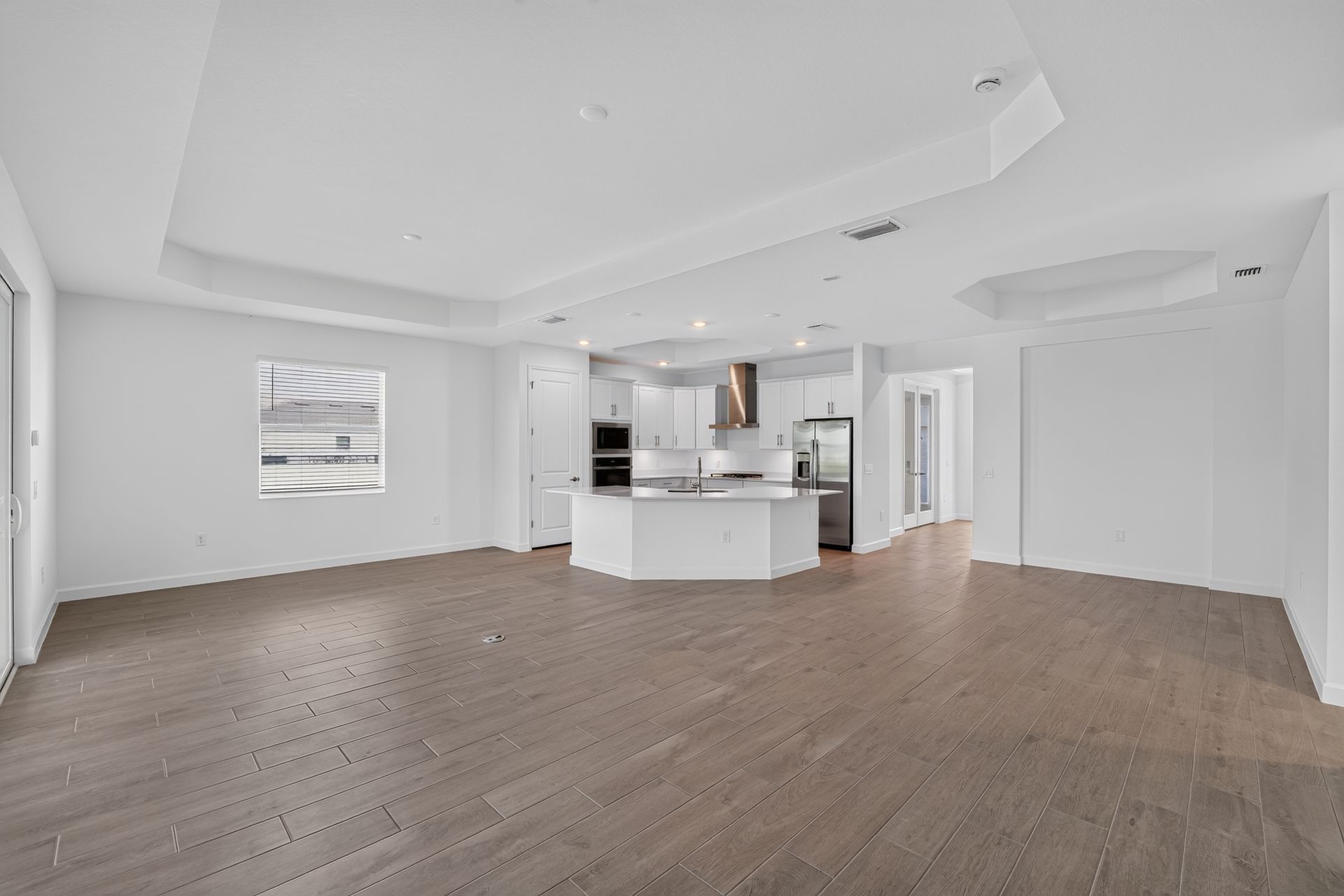 10 15398 Grn Acrs Ave Living room 0179
