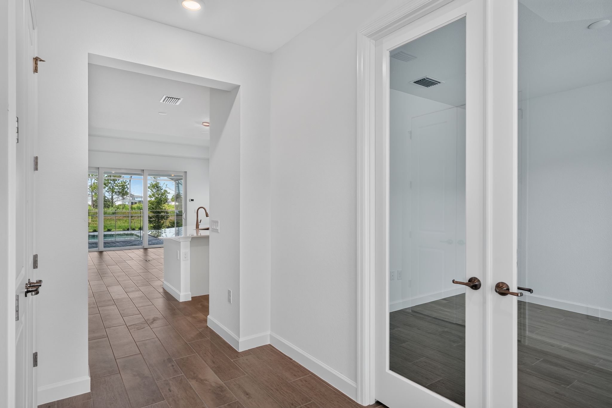 23 15398 Grn Acrs Ave Others 0152