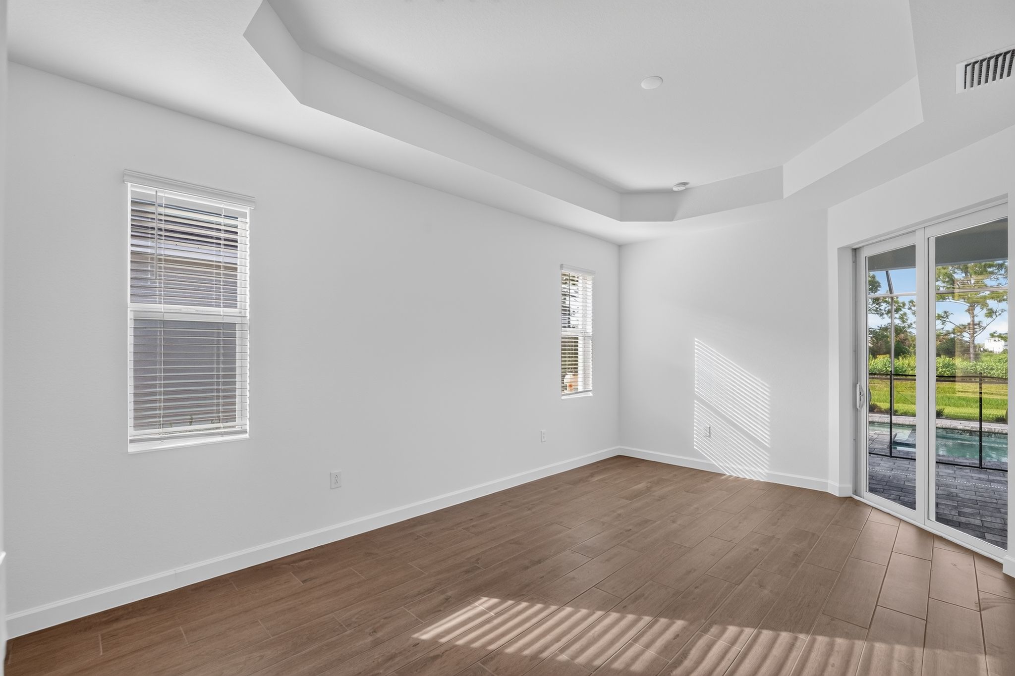 16 15398 Grn Acrs Ave Bedroom 0155
