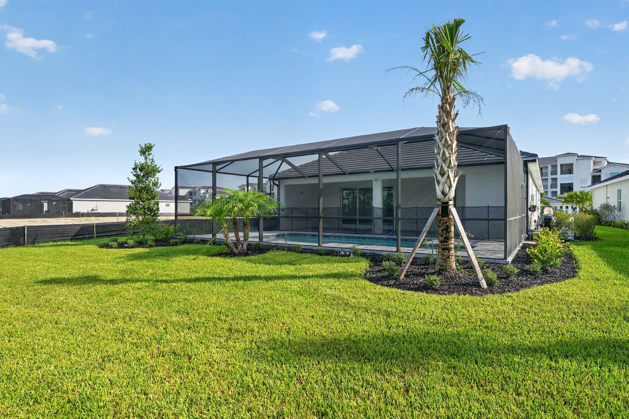 06 15398 Grn Acrs Ave Exterior 0200