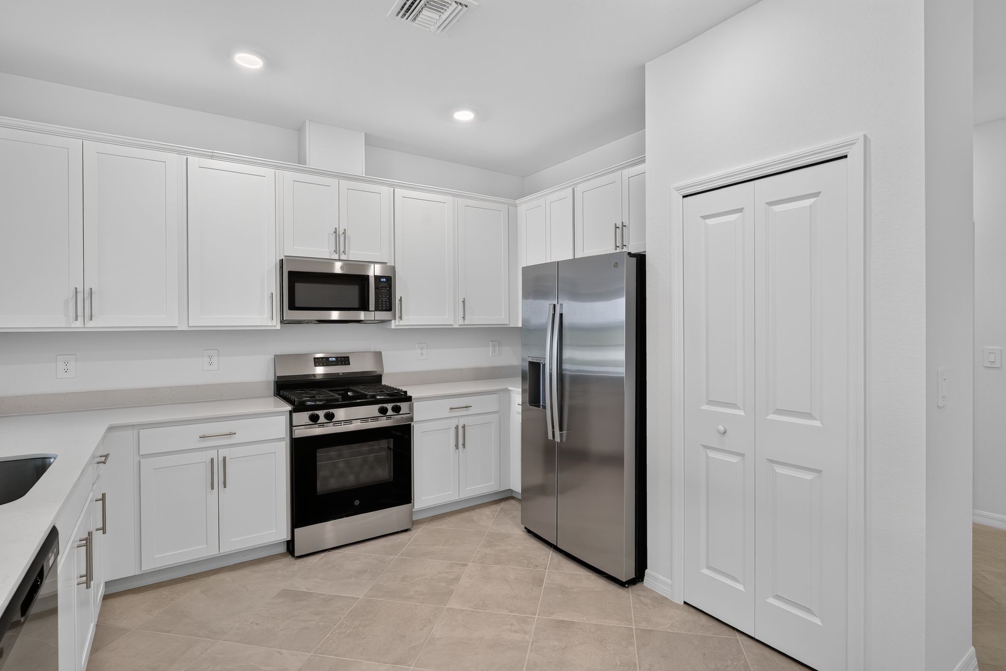 14 14623 Ballast Wy Kitchen 0341