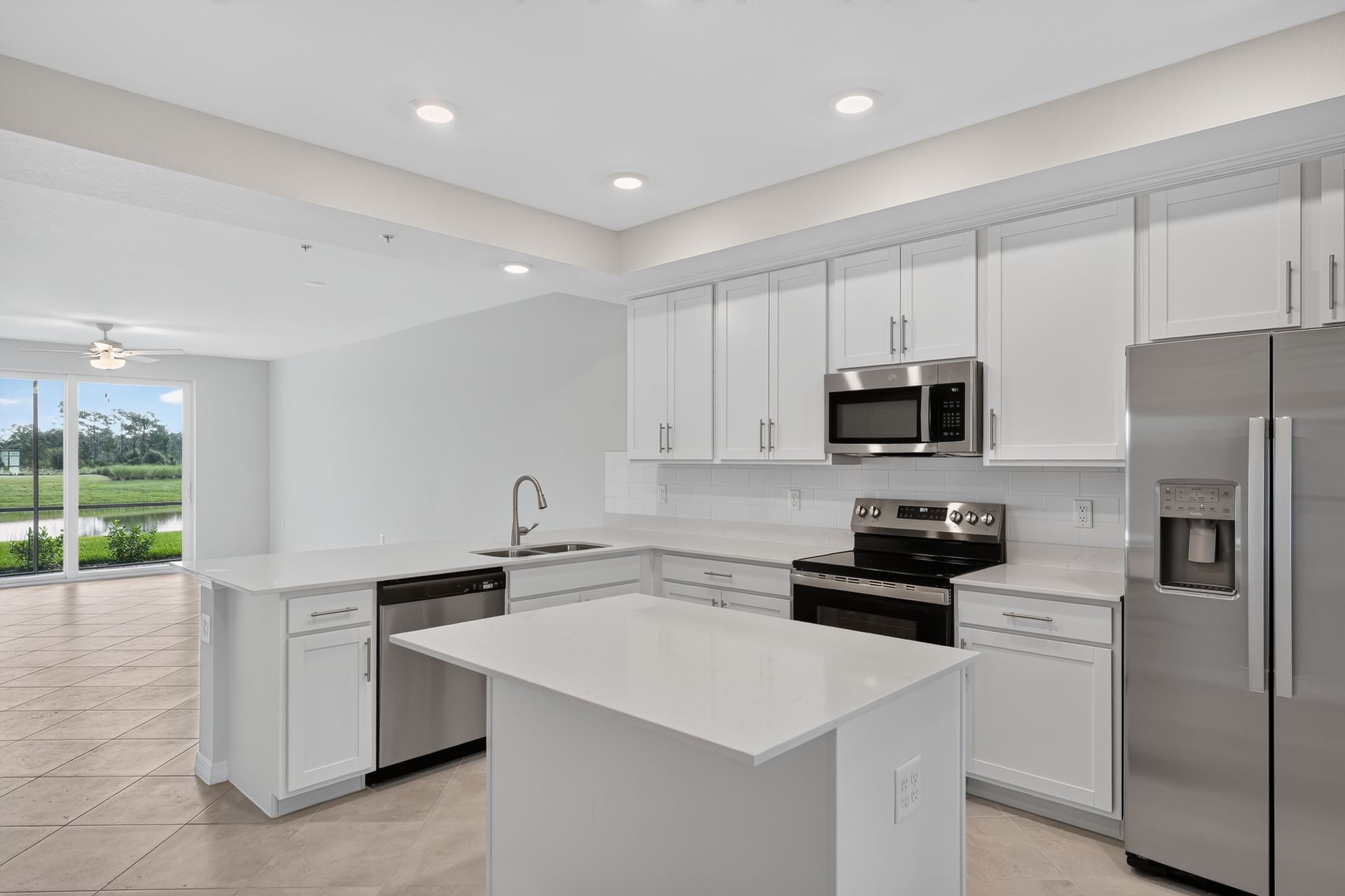 08 15835 Grn Acrs Ave 3315 Kitchen 0110