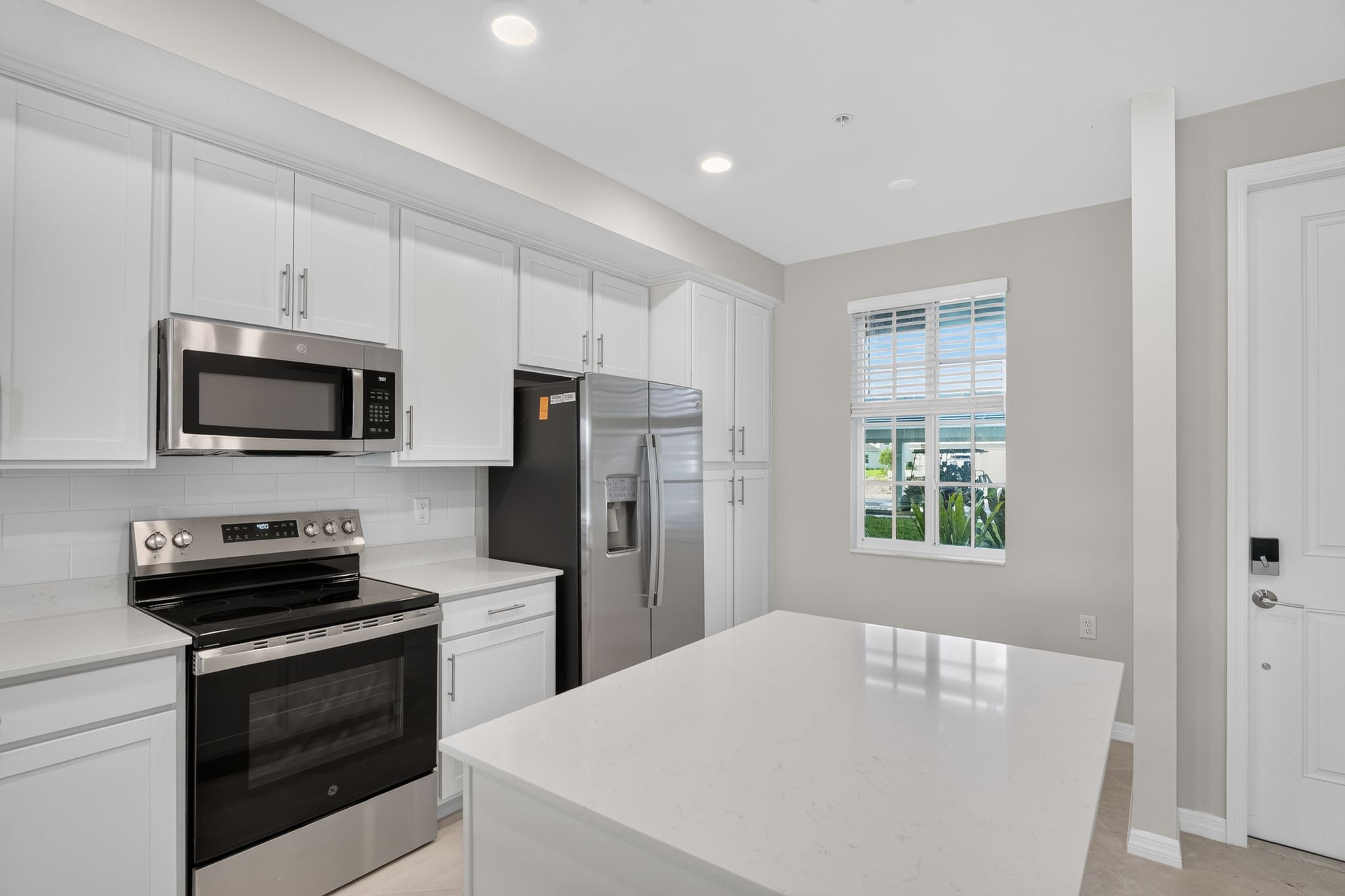 09 15835 Grn Acrs Ave 3315 Kitchen 0116