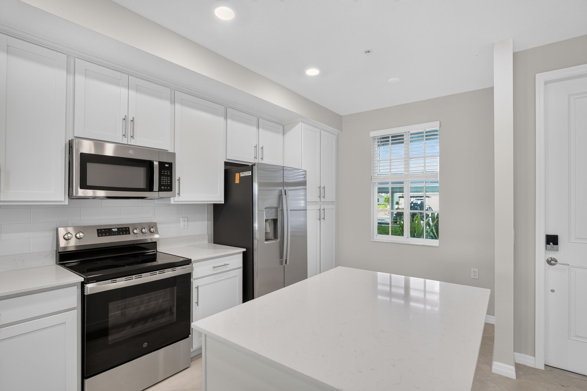 09 15835 Grn Acrs Ave 3315 Kitchen 0116