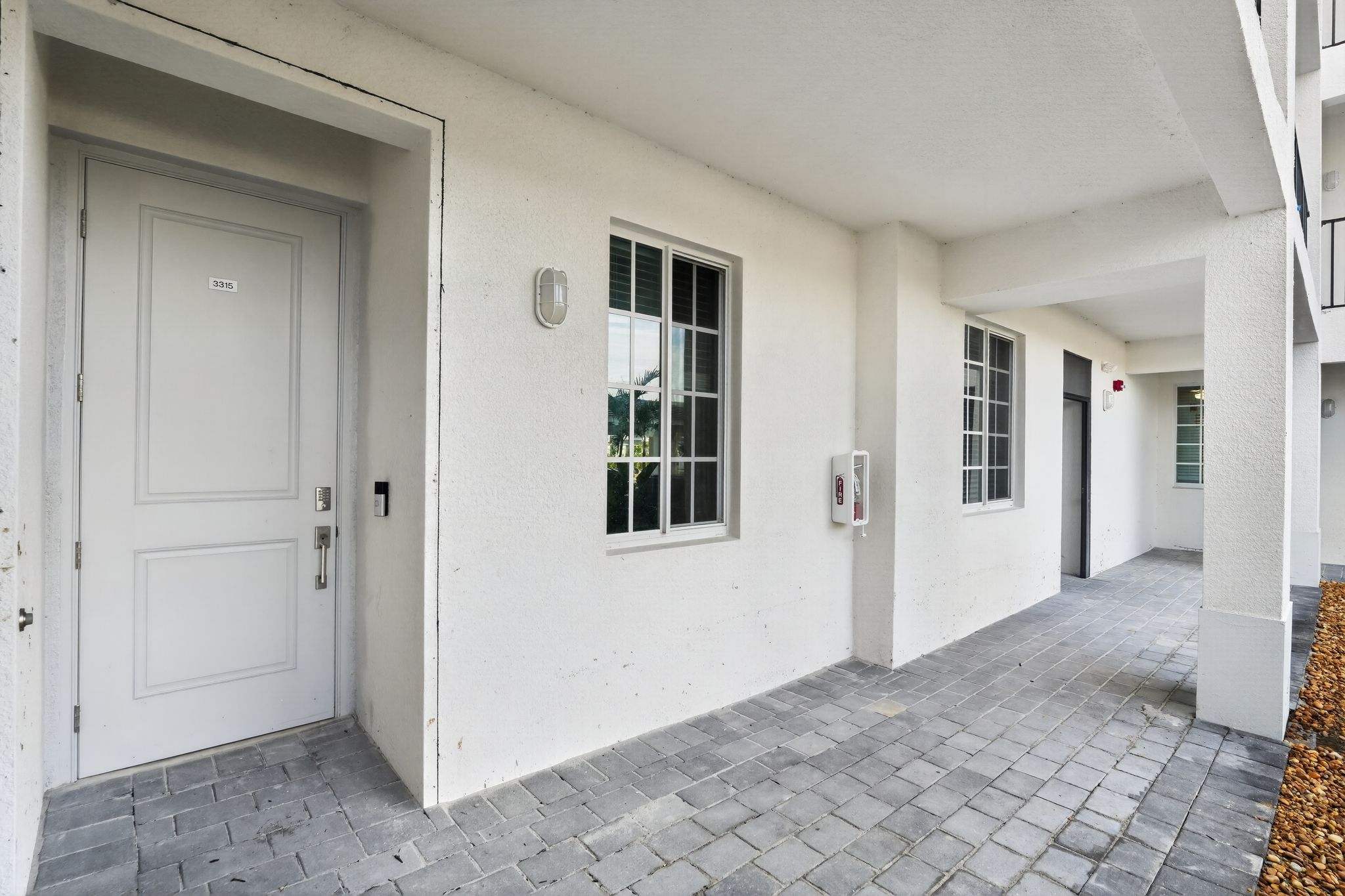 19 15835 Grn Acrs Ave 3315 Others 0135