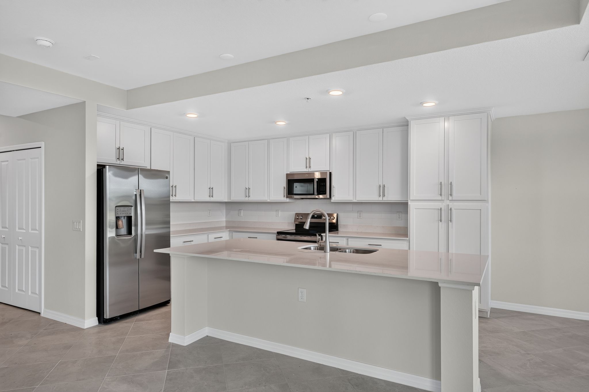 10 15835 Grn Acrs Ave 3316 Kitchen 0801
