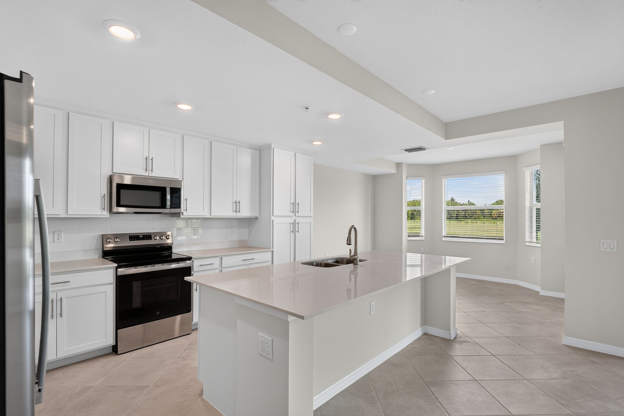 12 15835 Grn Acrs Ave 3316 Kitchen 0795