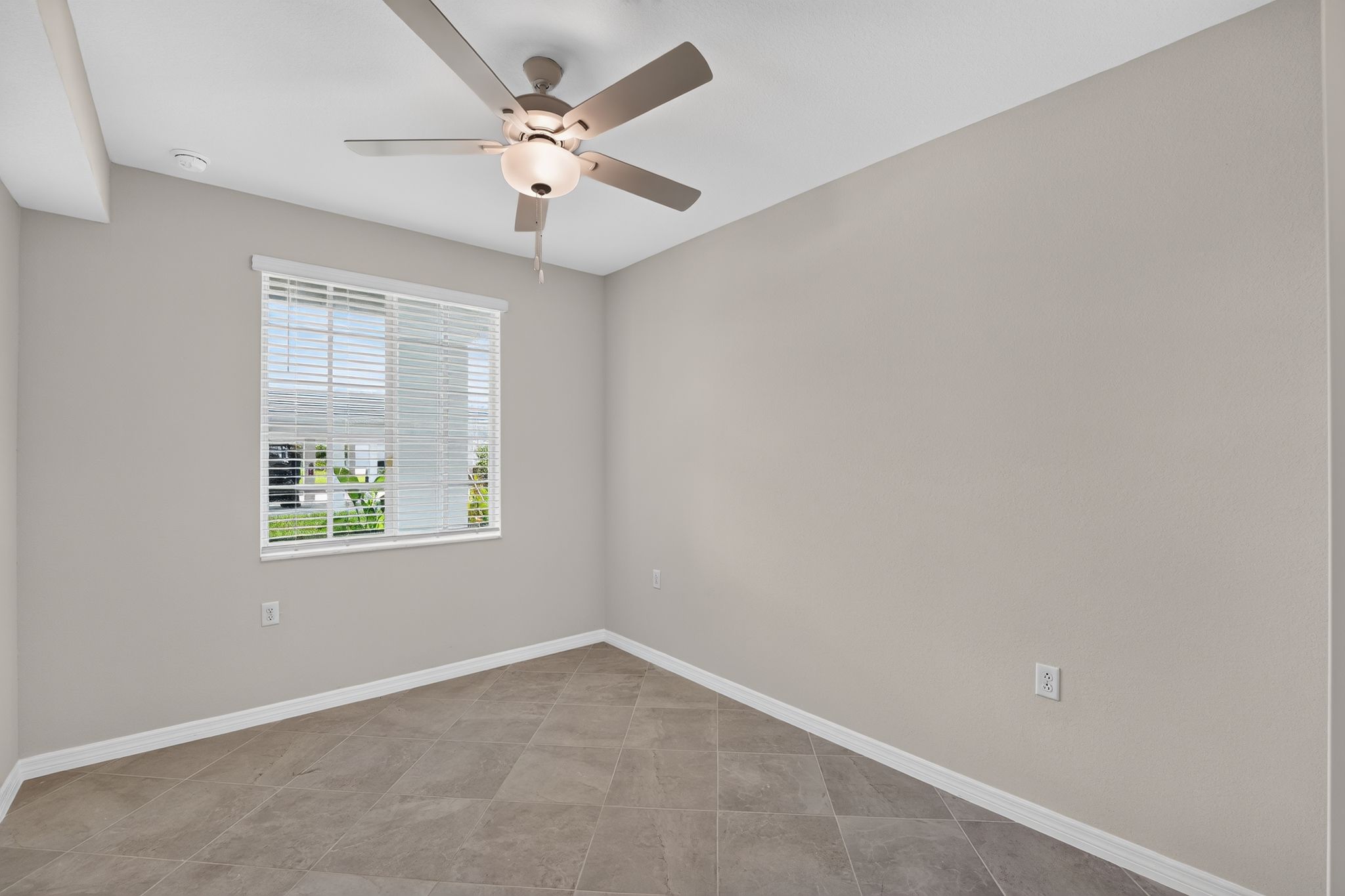 19 15835 Grn Acrs Ave 3316 Bedroom 0786