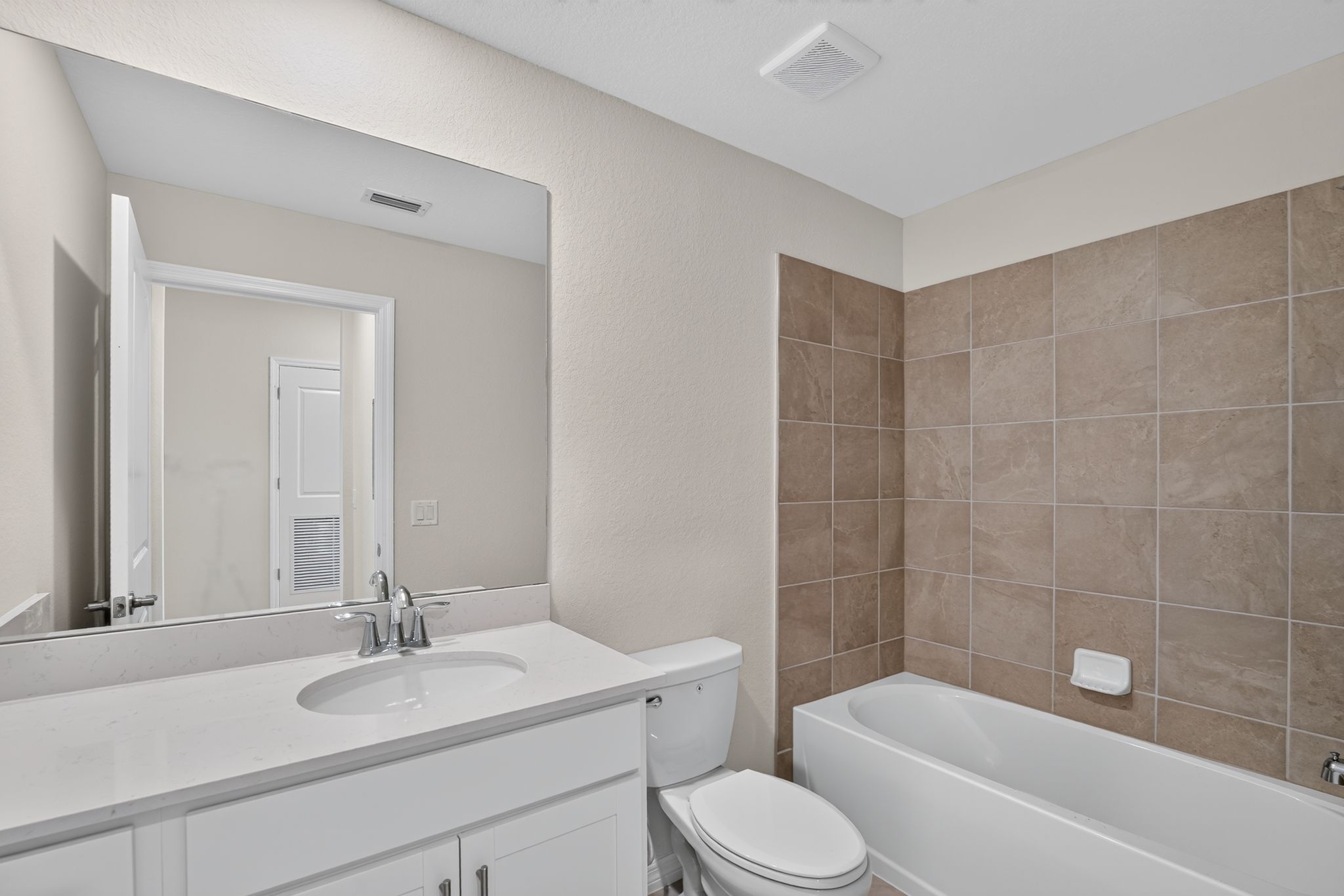 21 15835 Grn Acrs Ave 3316 Bathroom 0783
