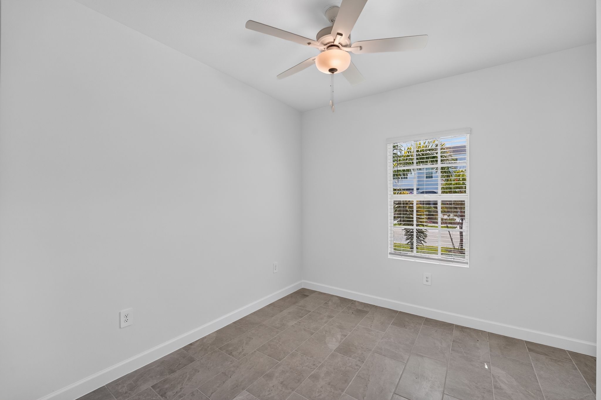 16 14815 Bluewater Rd Bedroom 0394
