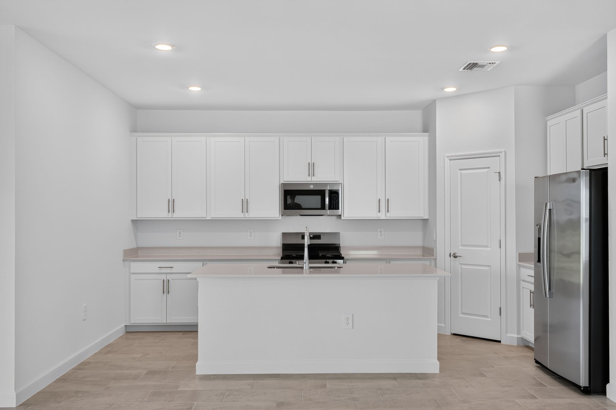 13 14783 Bluewater Rd Kitchen 0244