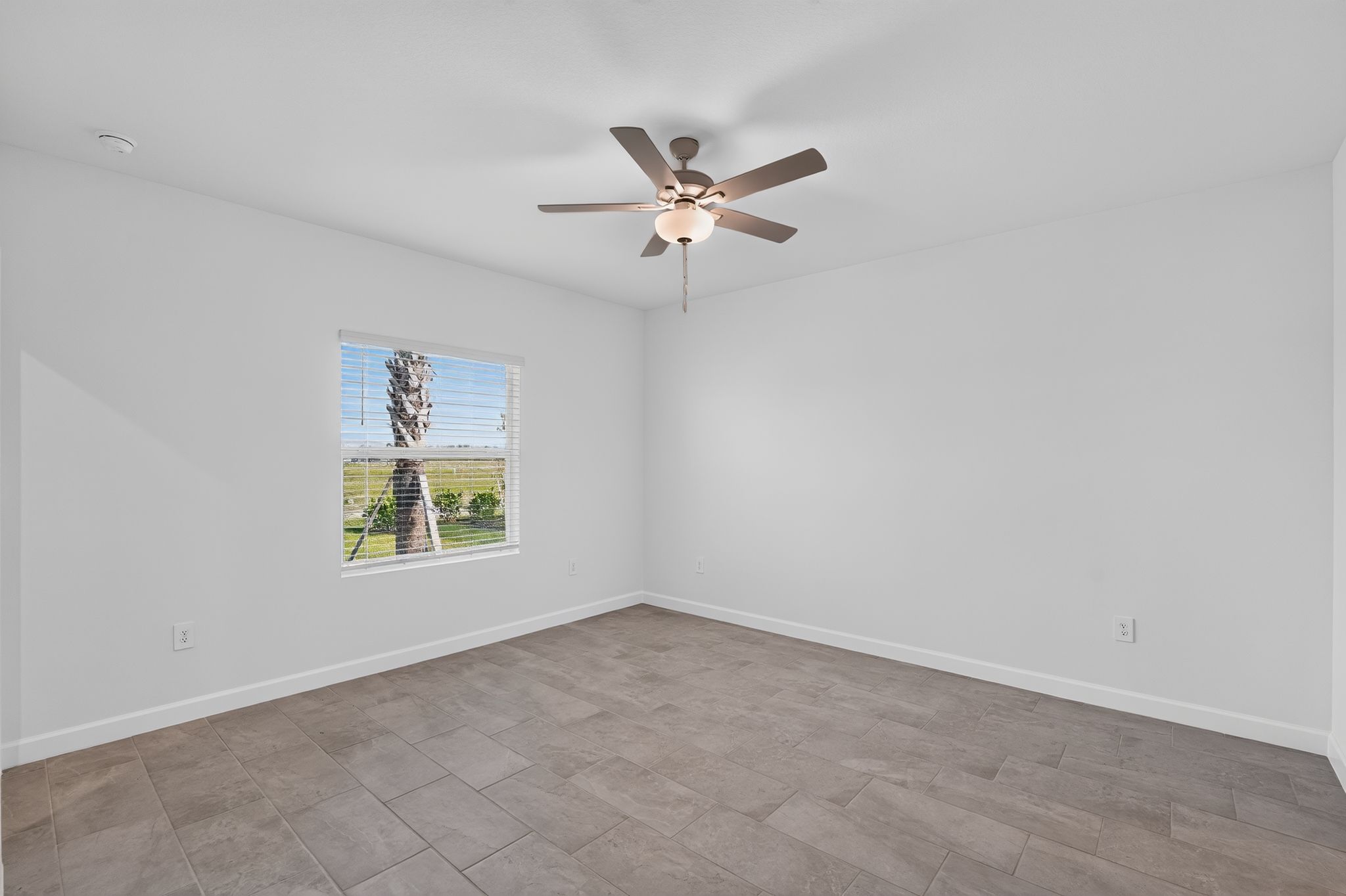16 14783 Bluewater Rd Bedroom 0253