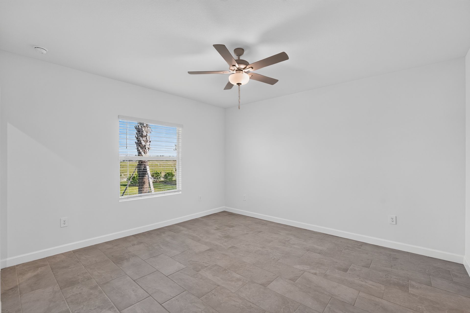 16 14783 Bluewater Rd Bedroom 0253