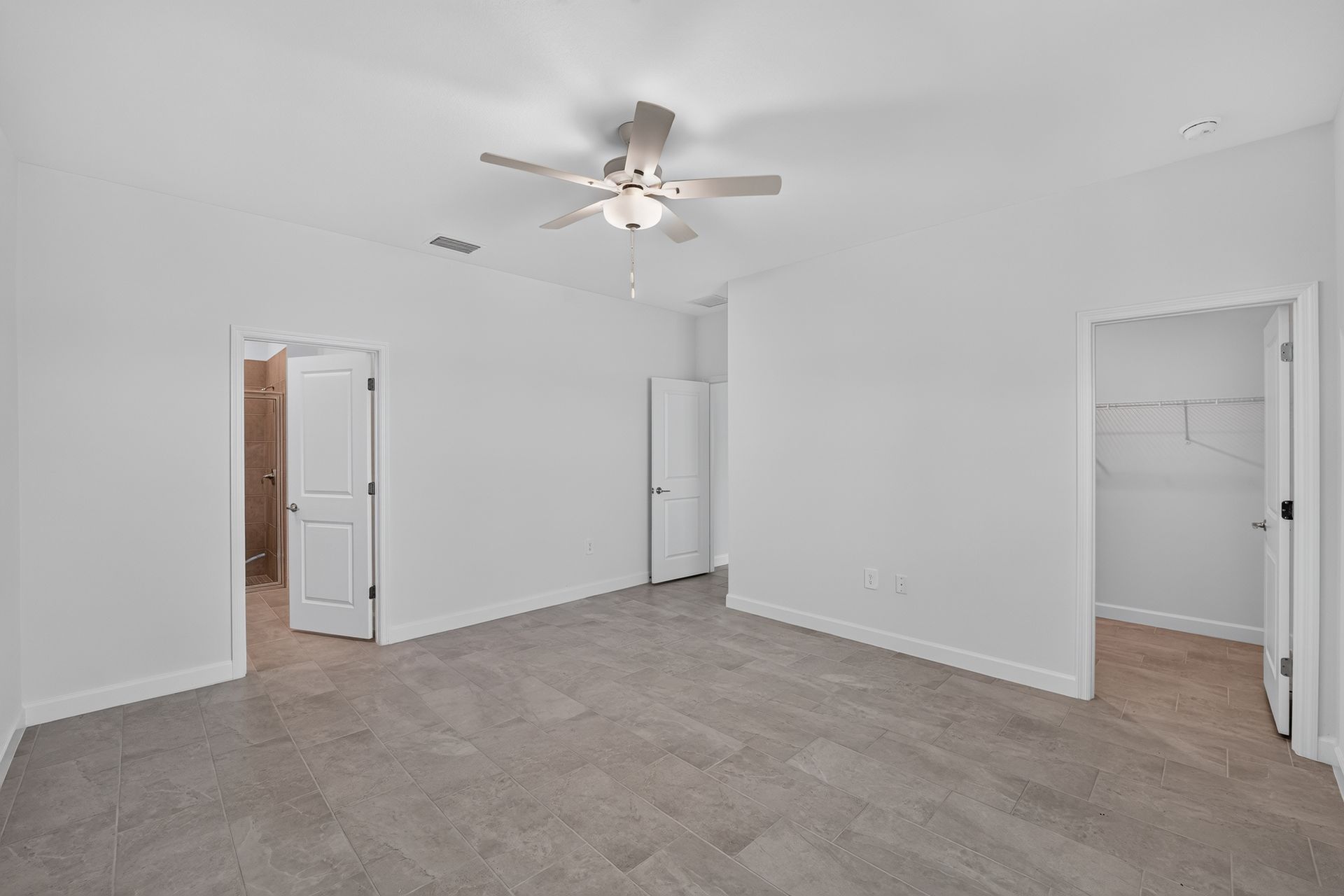17 14783 Bluewater Rd Bedroom 0256