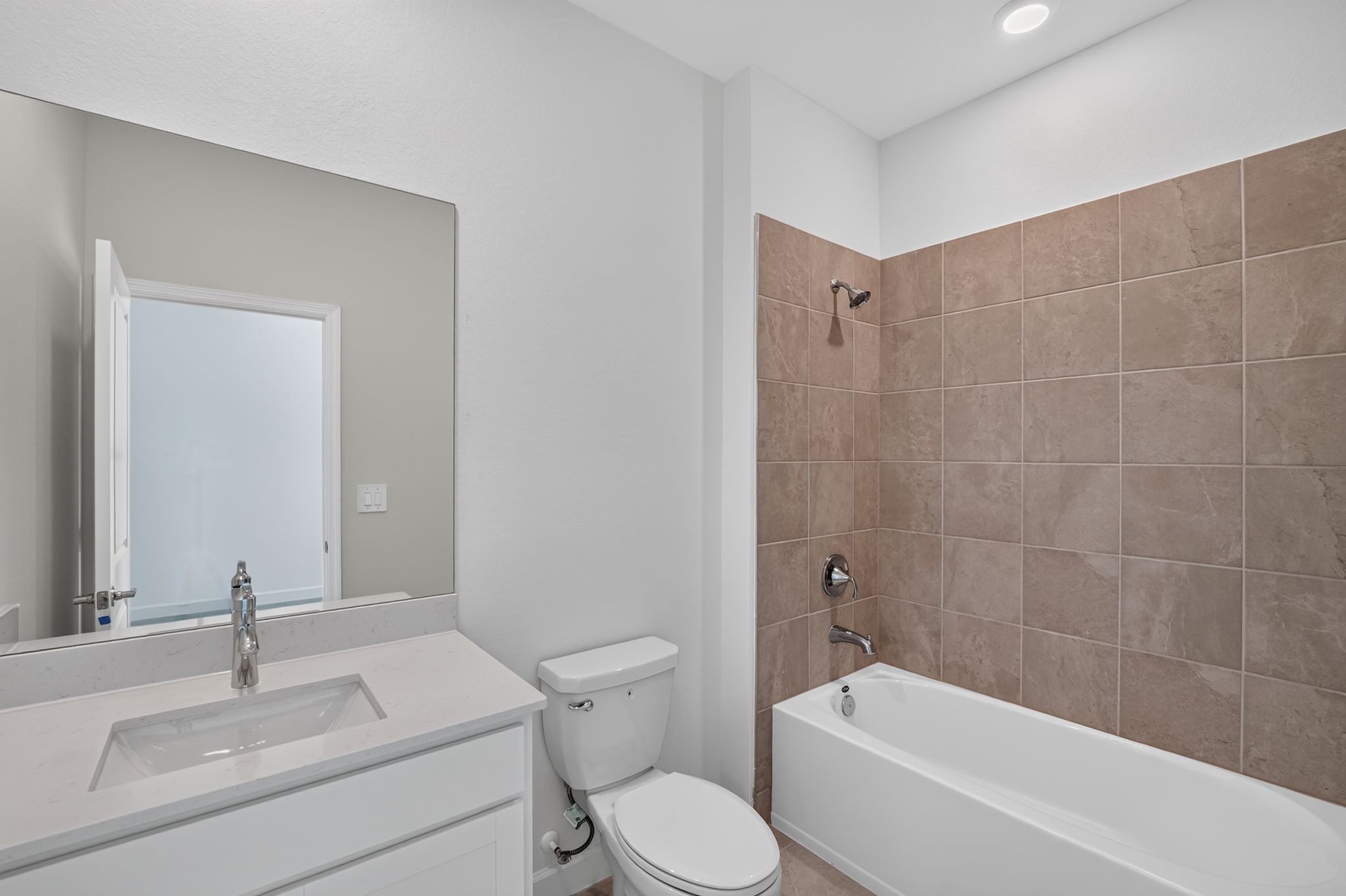 21 14783 Bluewater Rd Bathroom 0226