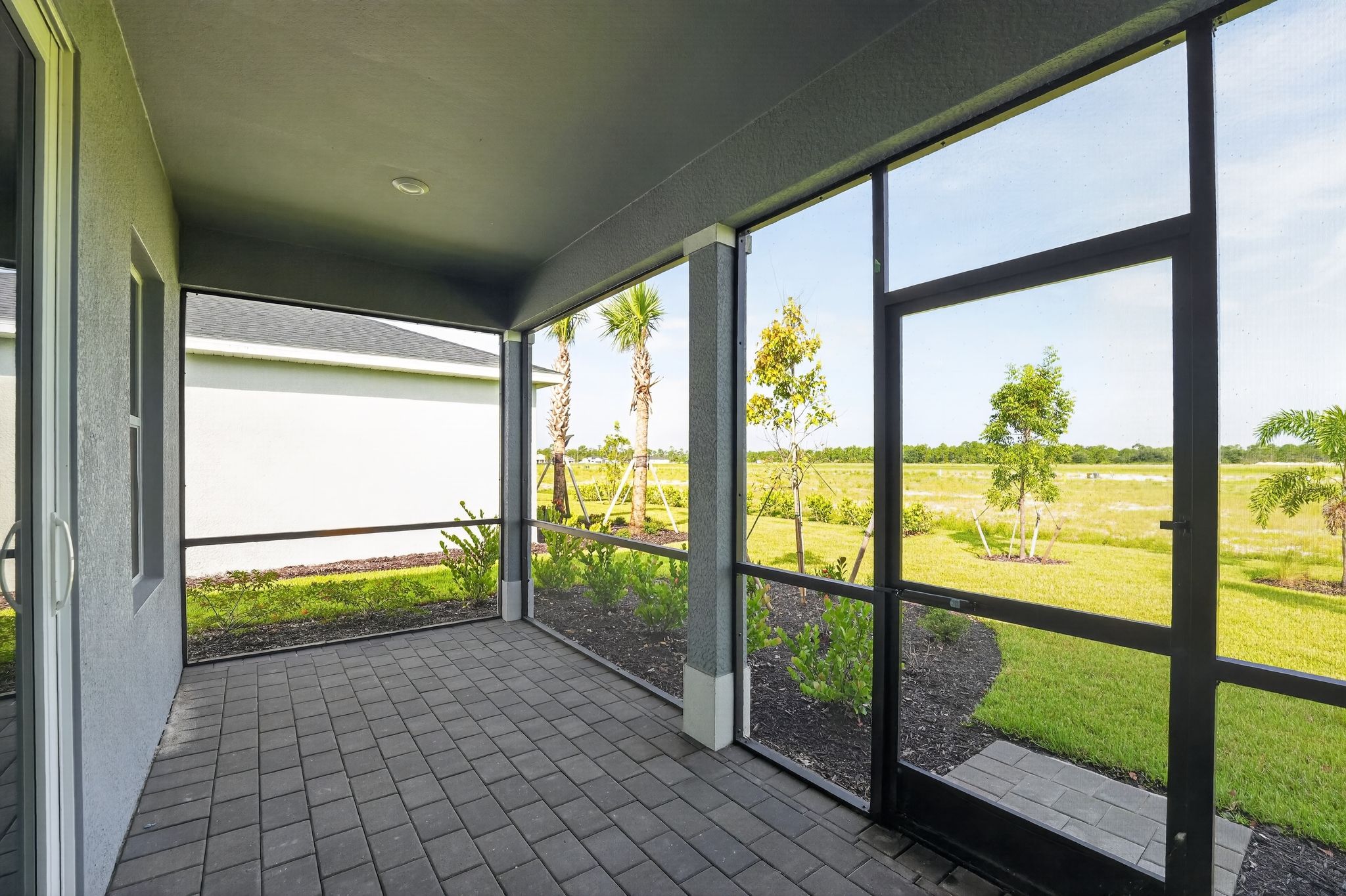 07 14783 Bluewater Rd Exterior 0260