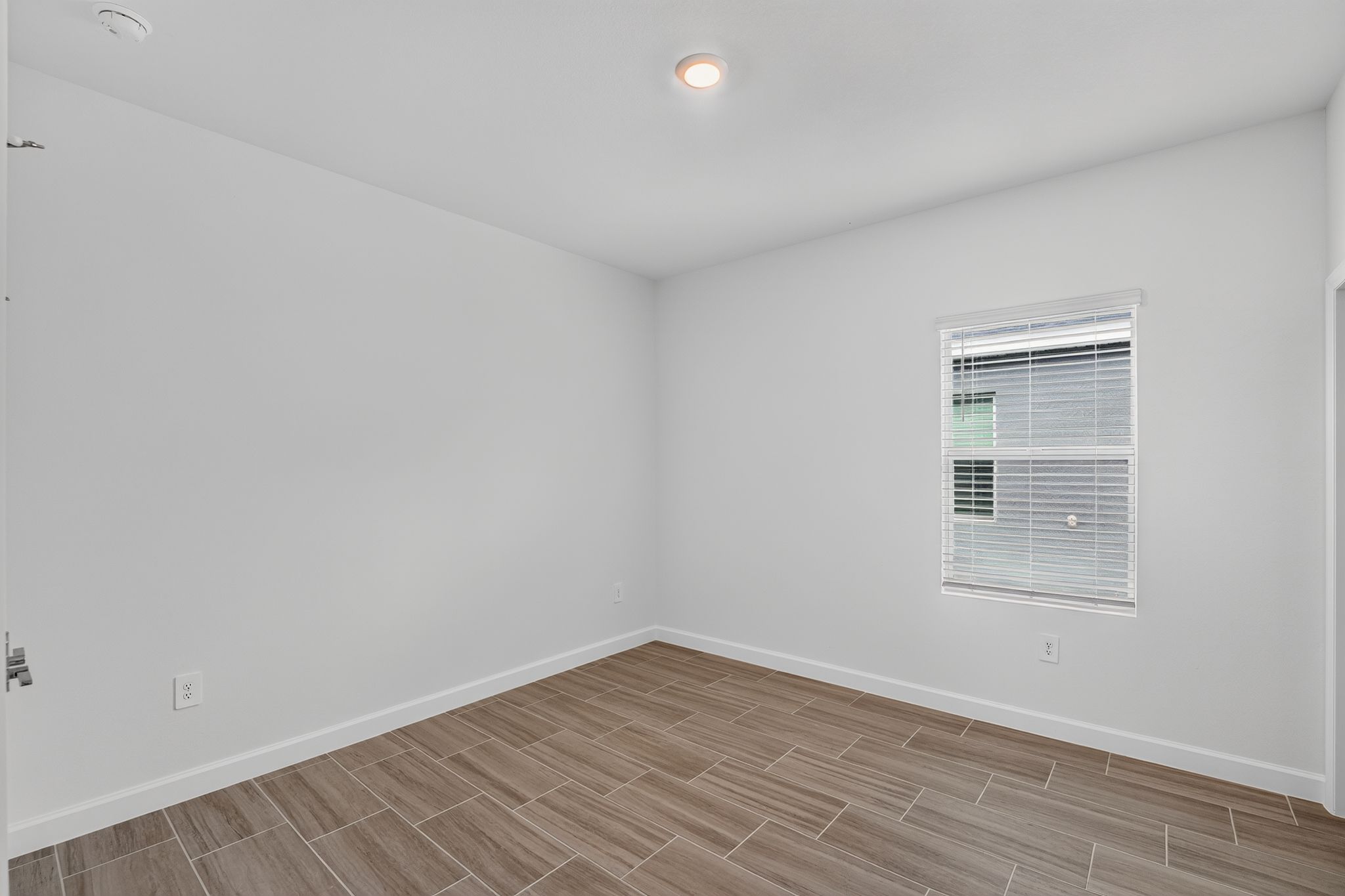 14 14871 Bluewater Rd Bedroom 0595
