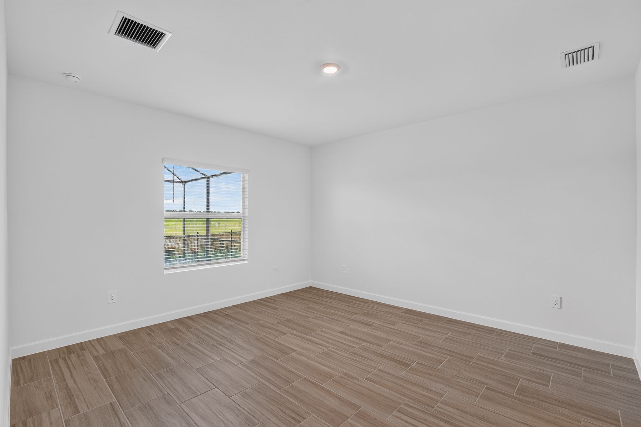17 14871 Bluewater Rd Bedroom 0617