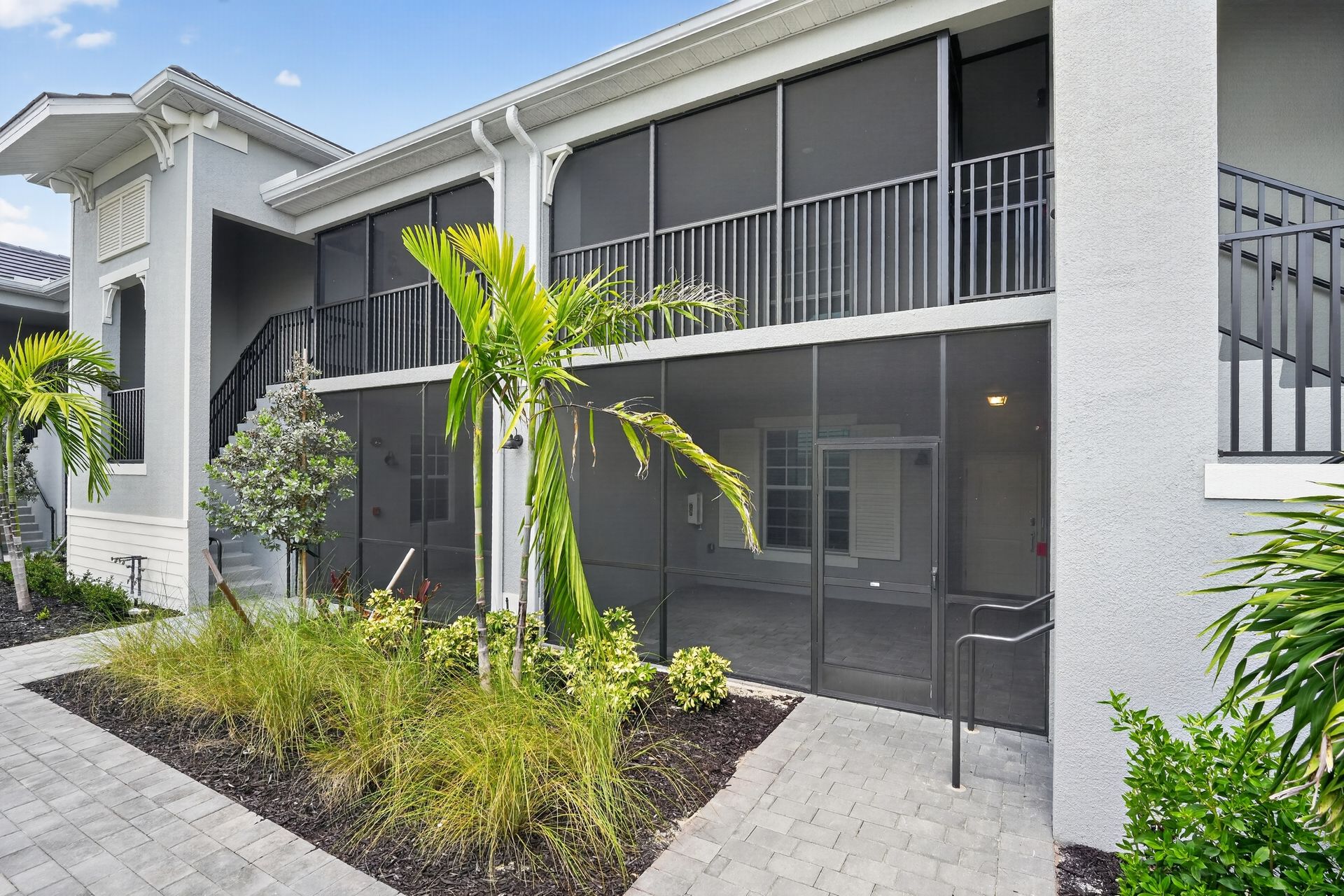 02 15465 Grn Acrs Ave 2513 Exterior 0700