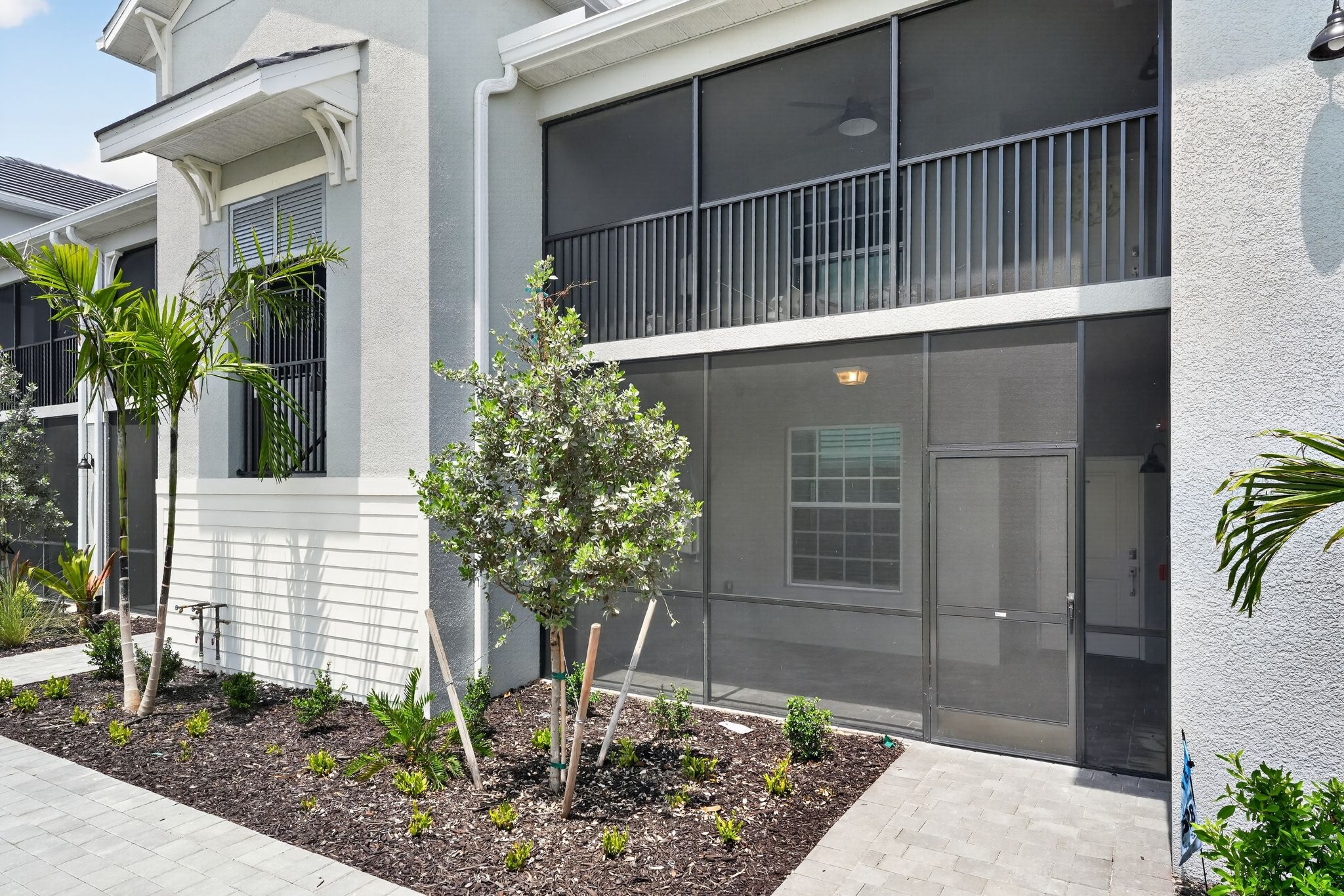 02 15465 Grn Acrs Ave 2518 Exterior 0758