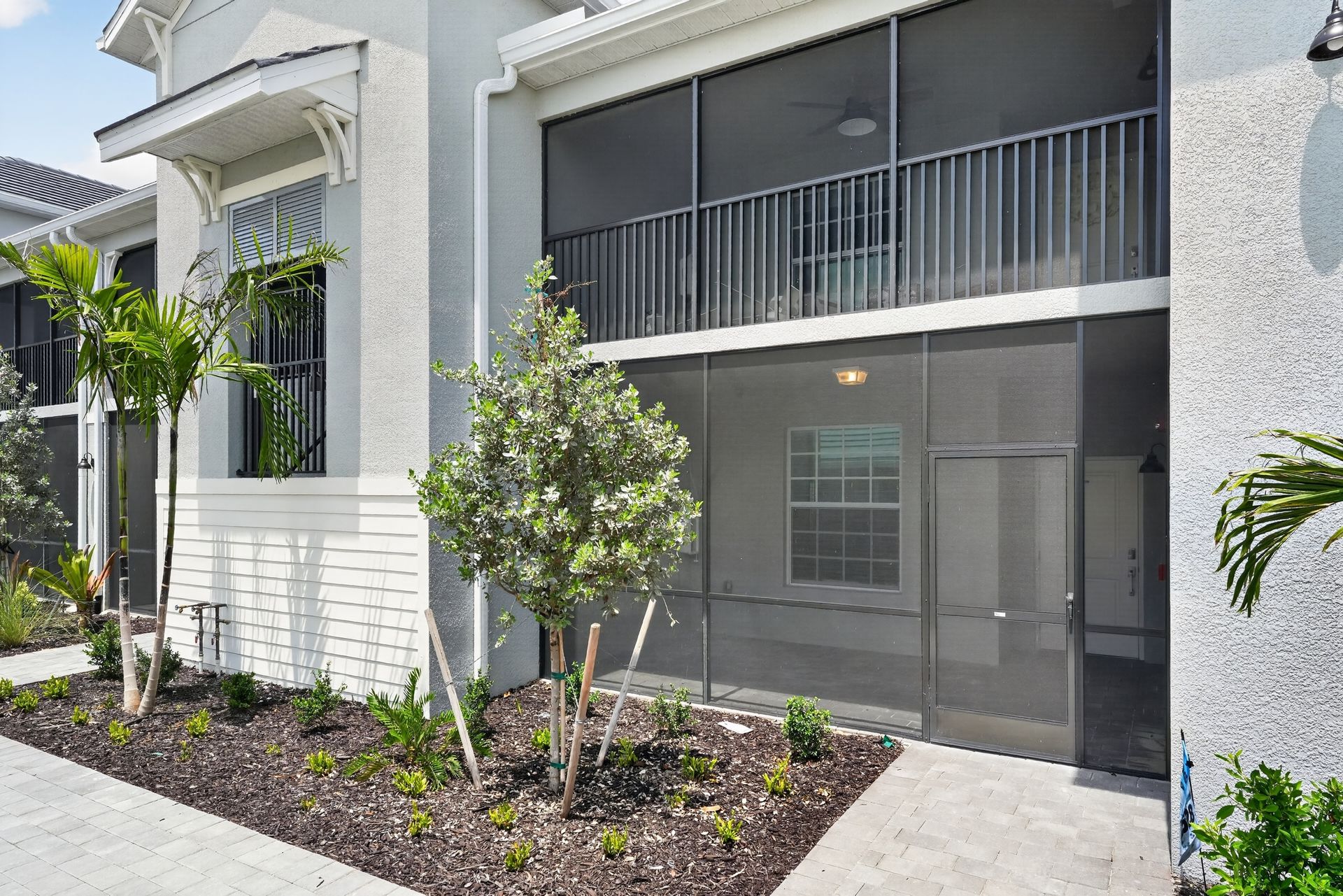02 15465 Grn Acrs Ave 2518 Exterior 0758