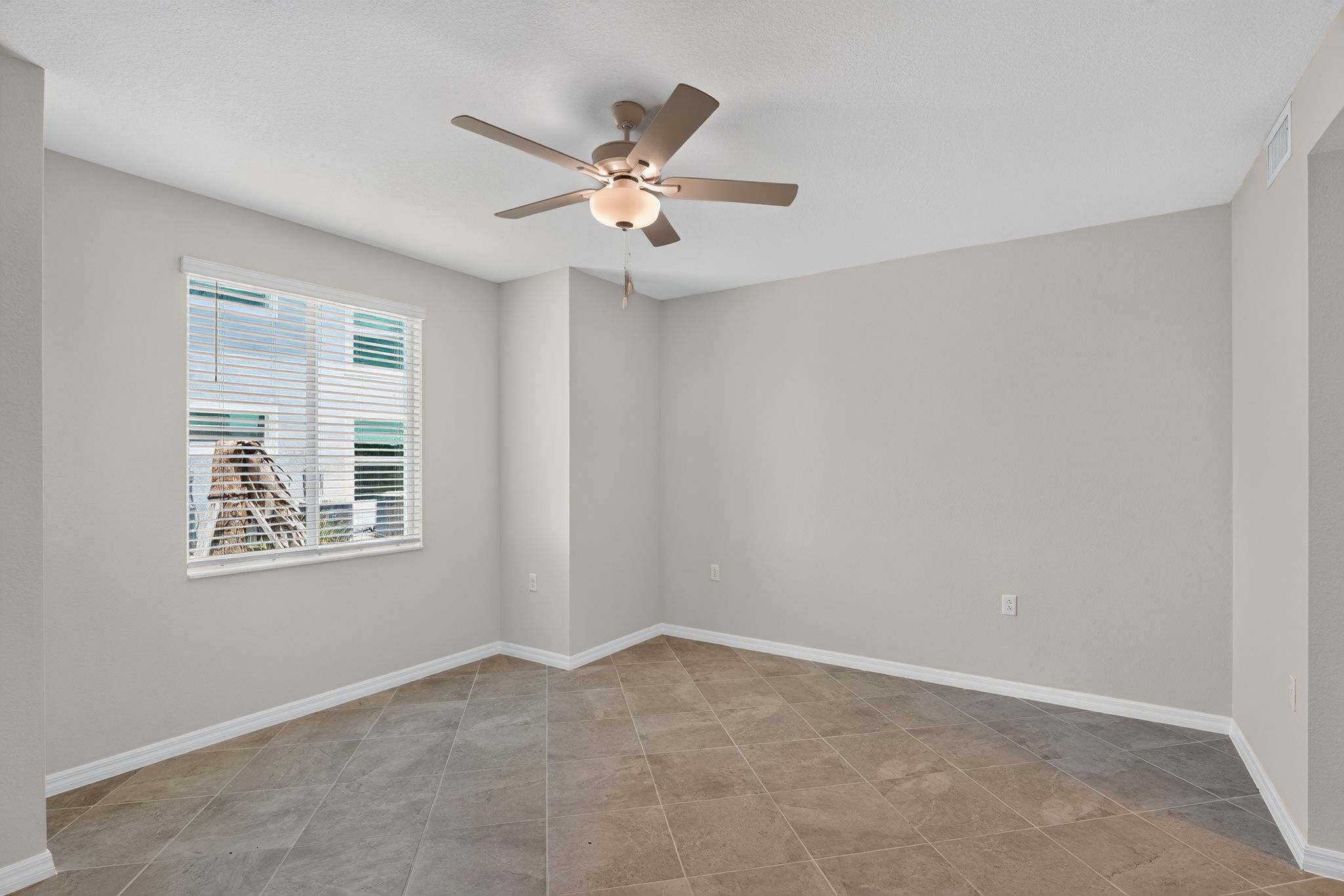 14 15465 Grn Acrs Ave 2518 Bedroom 0744