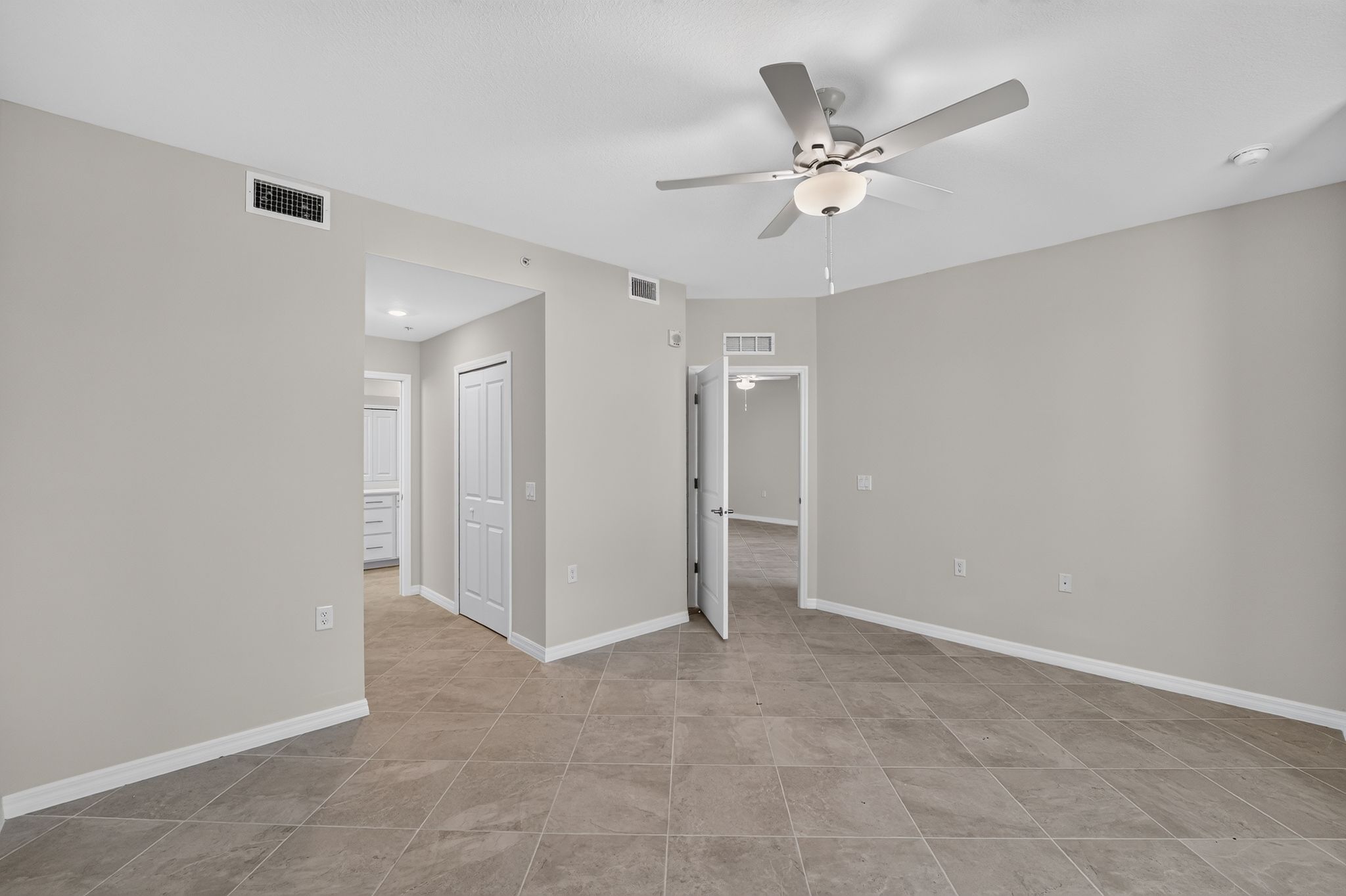 15 15465 Grn Acrs Ave 2518 Bedroom 0747