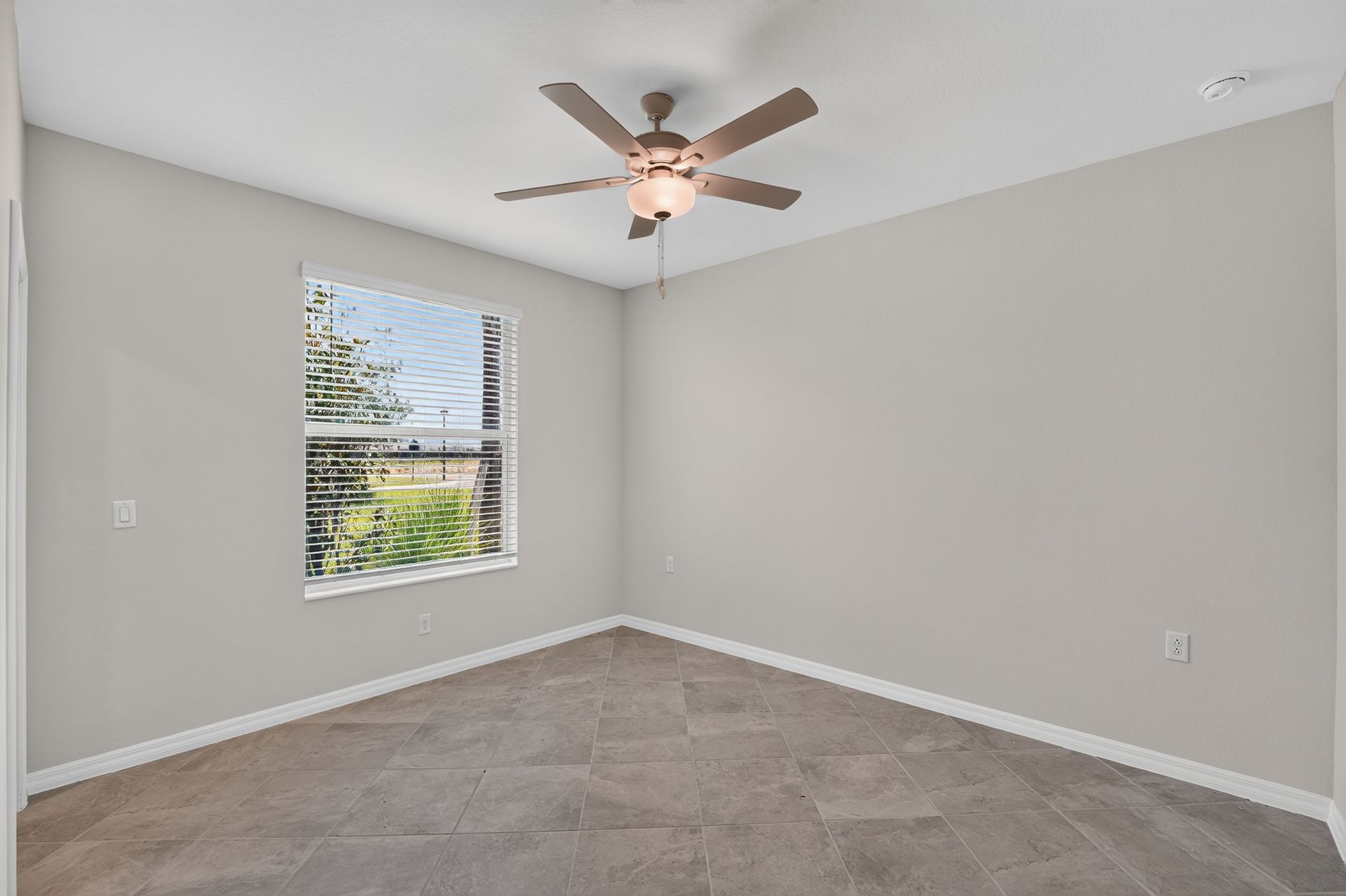 17 15465 Grn Acrs Ave 2518 Bedroom 0731
