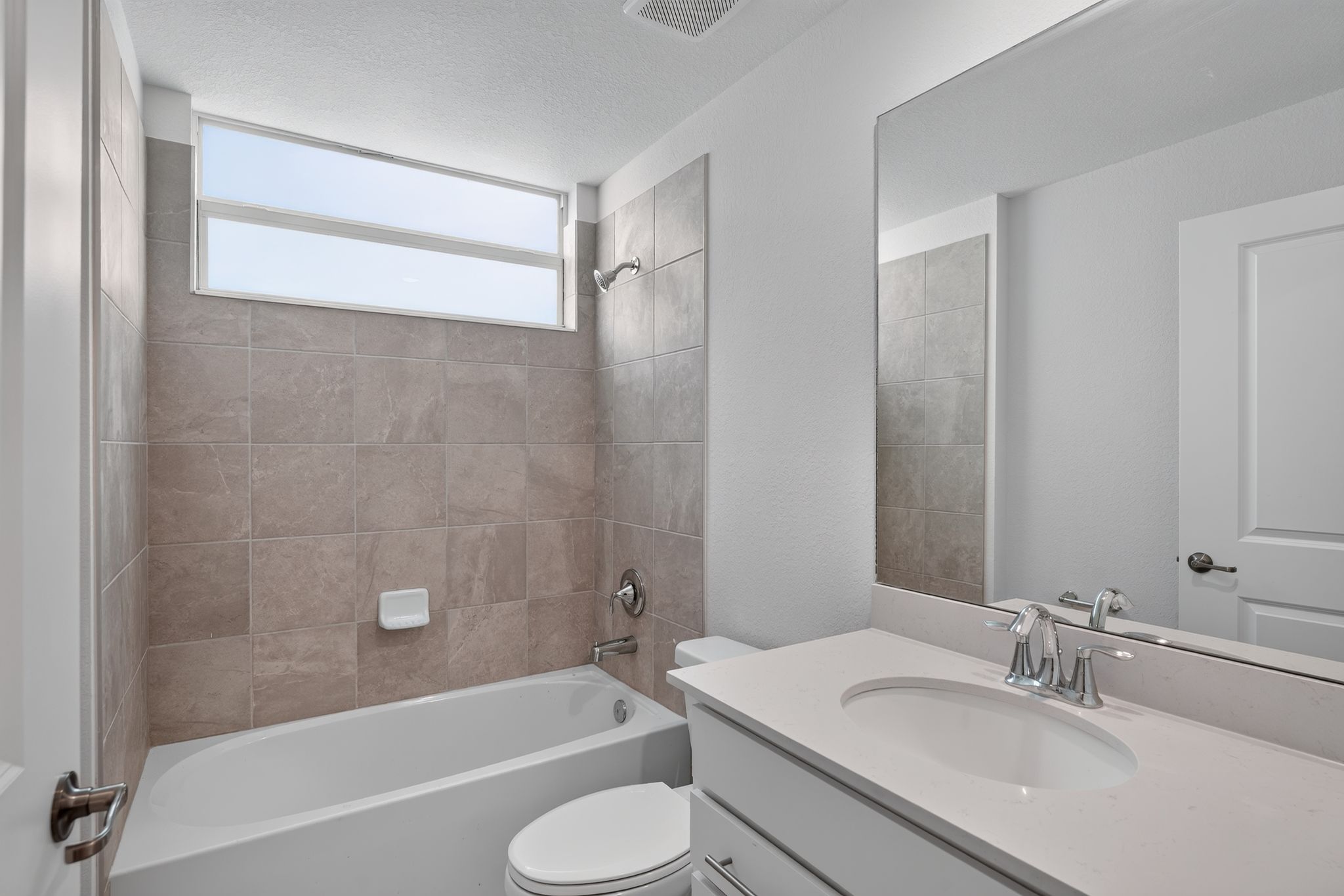 19 15465 Grn Acrs Ave 2518 Bathroom 0725
