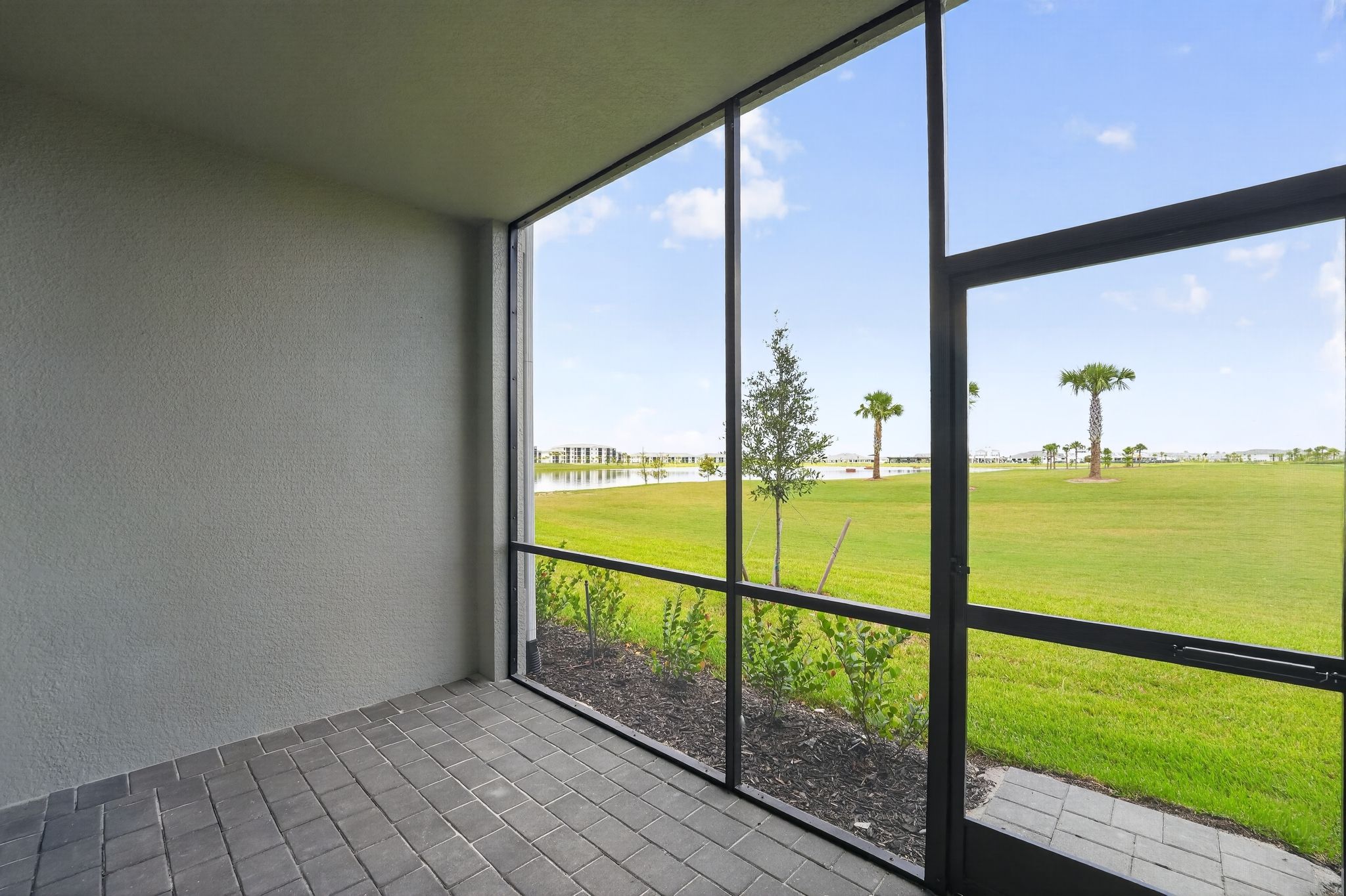 03 15465 Grn Acrs Ave 2513 Exterior 0696