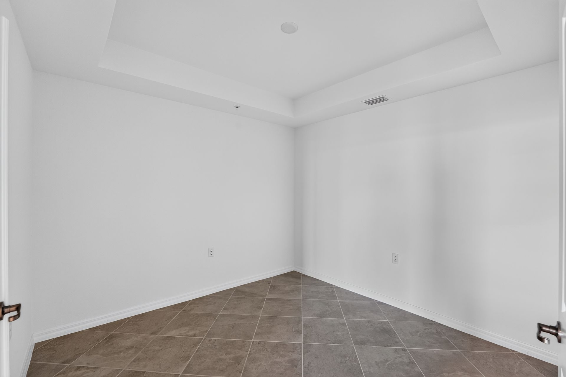 17 15465 Grn Acrs Ave 2513 Bedroom 0668